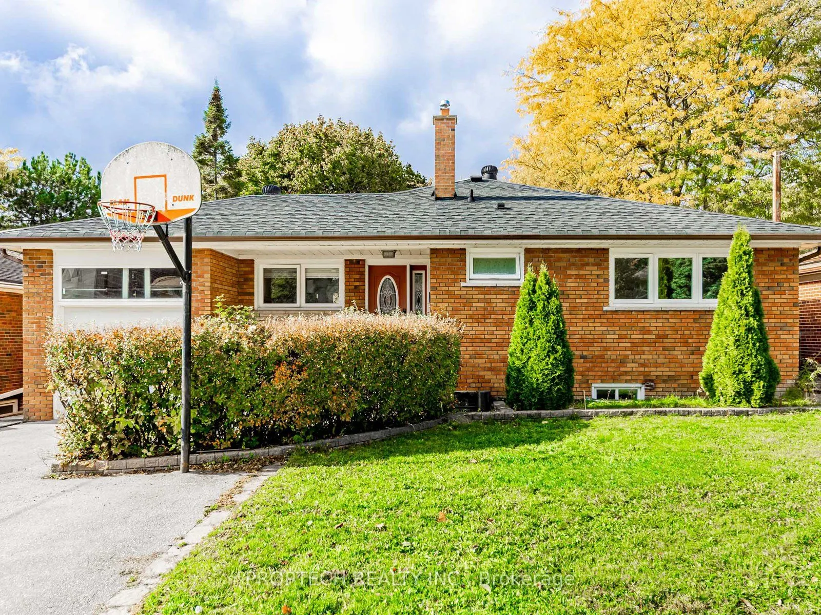 16 Shaunavon Heights Crescent