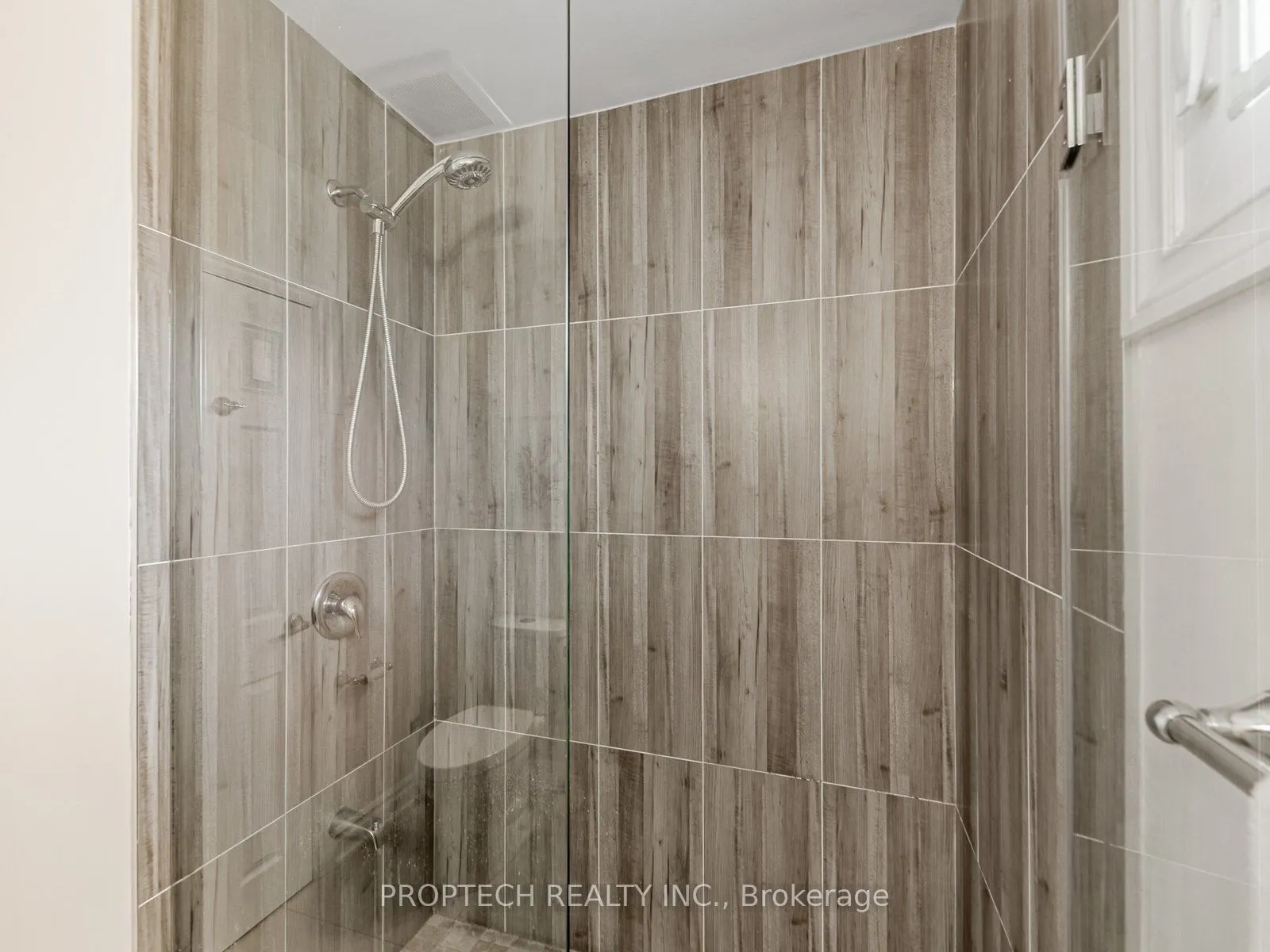 16 Shaunavon Heights Crescent