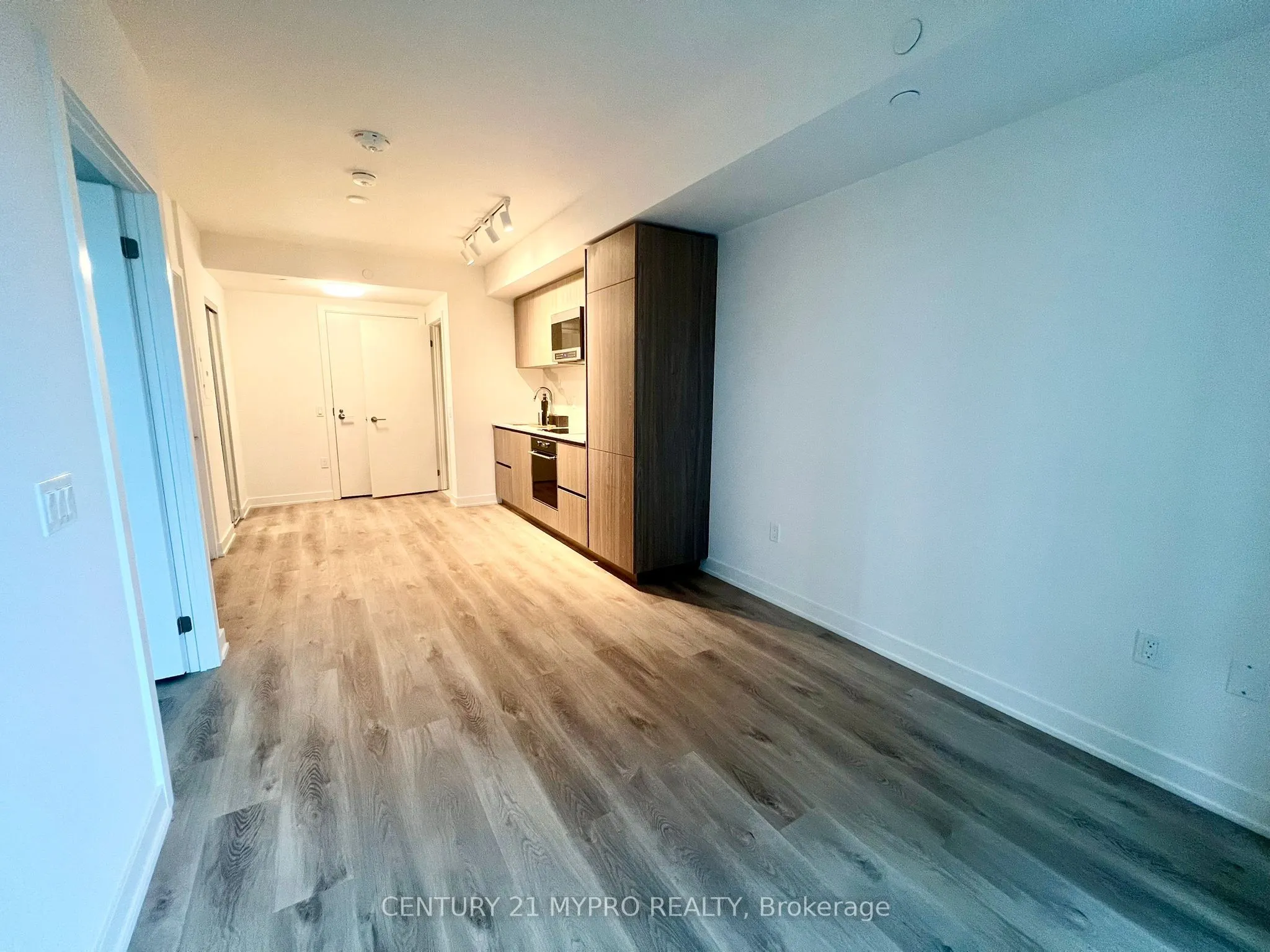 120 Broadway Avenue, #1107