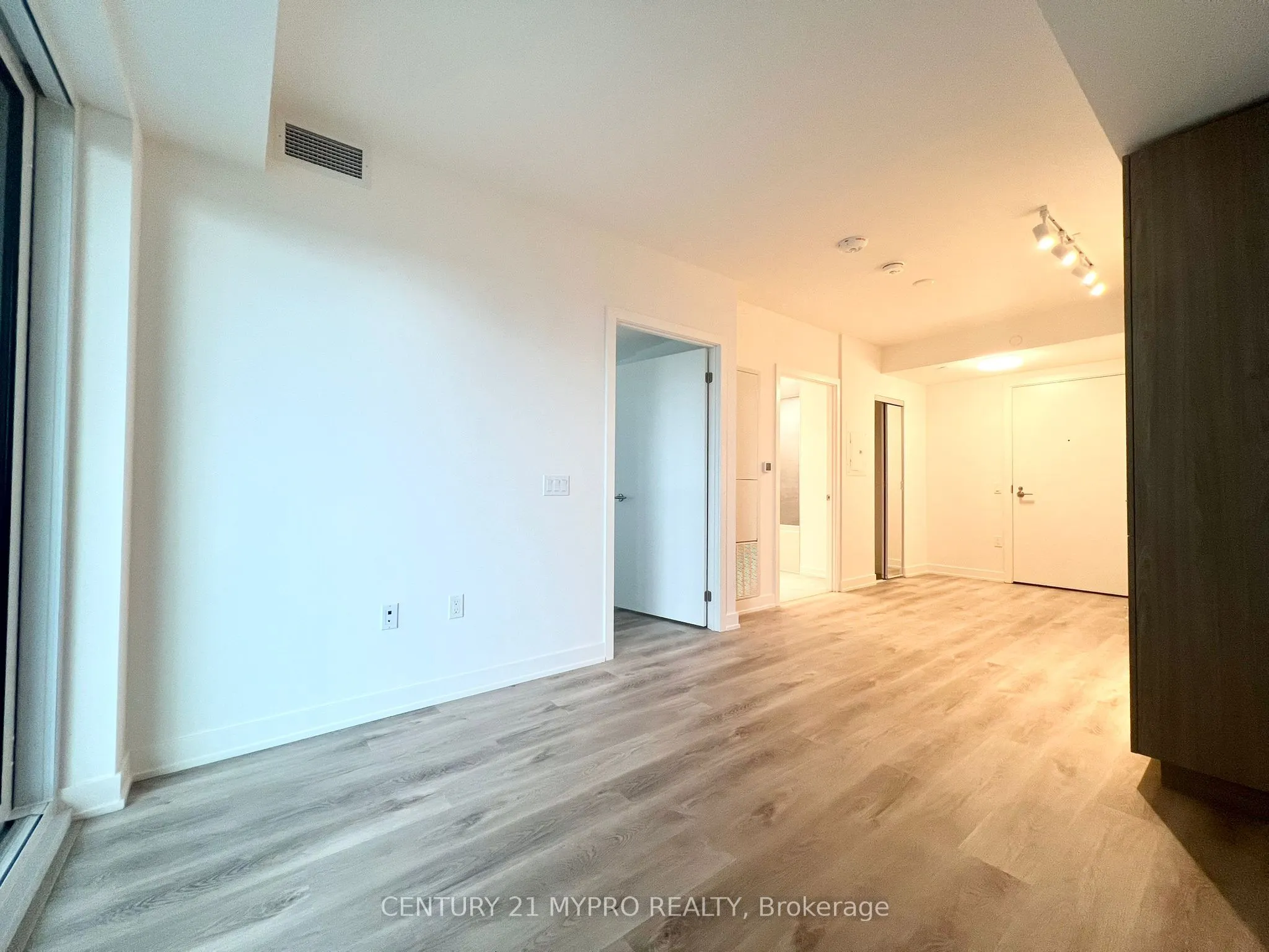 120 Broadway Avenue, #1107