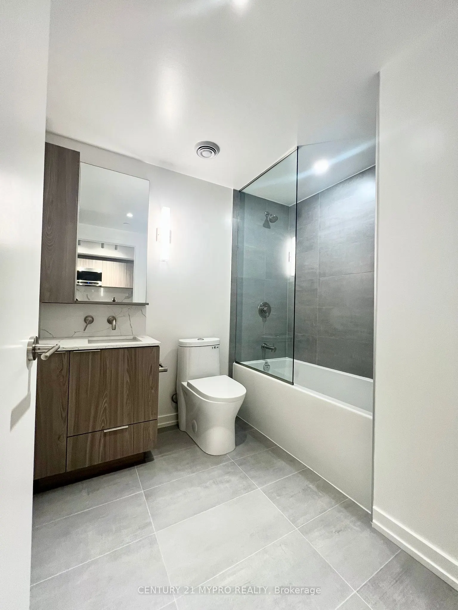 120 Broadway Avenue, #1107