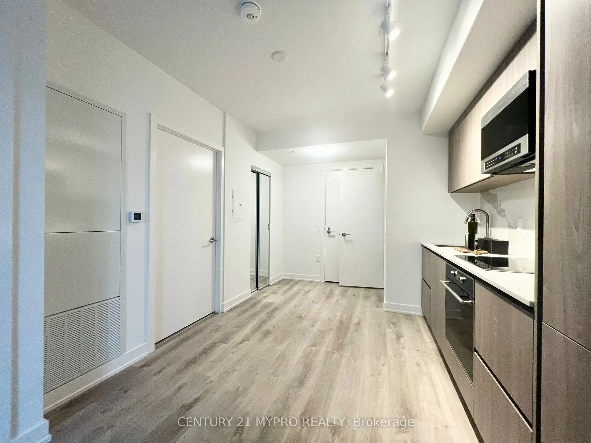 120 Broadway Avenue, #1107