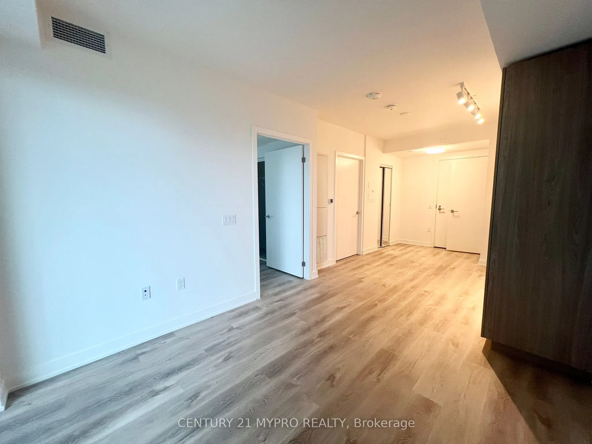 120 Broadway Avenue, #1107