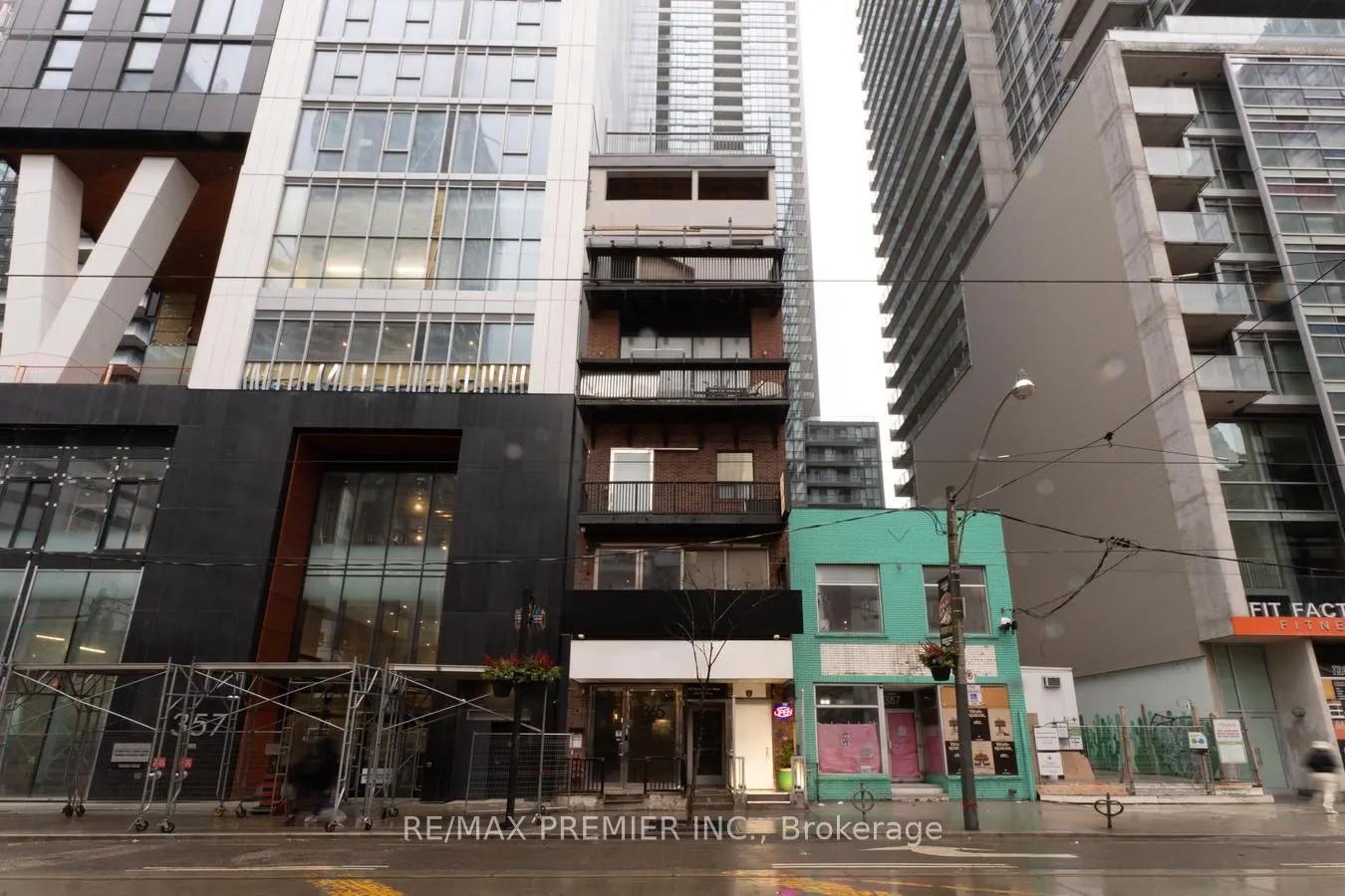 365 King Street W, #Main Floor