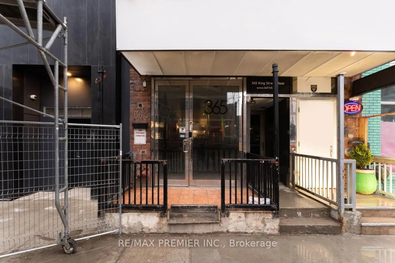 365 King Street W, #Main Floor