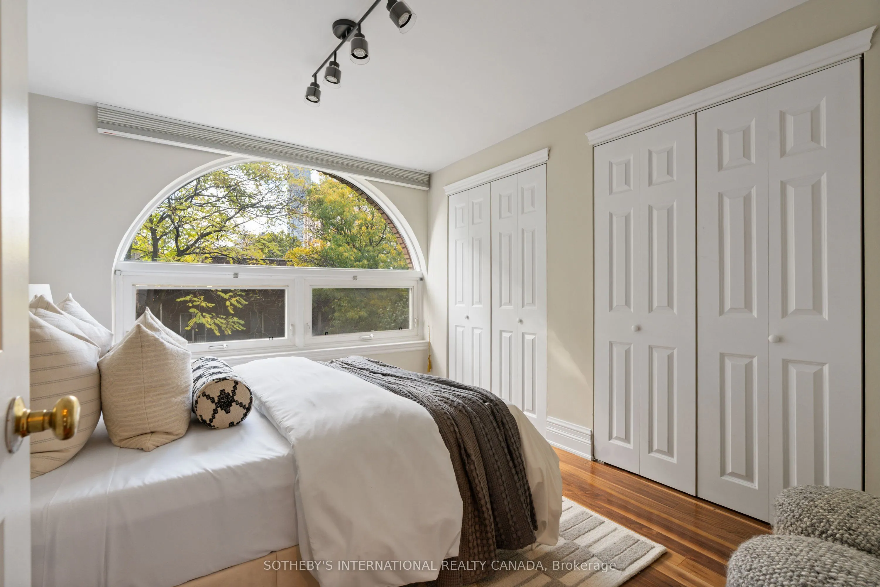 280 Sherbourne Street, #12