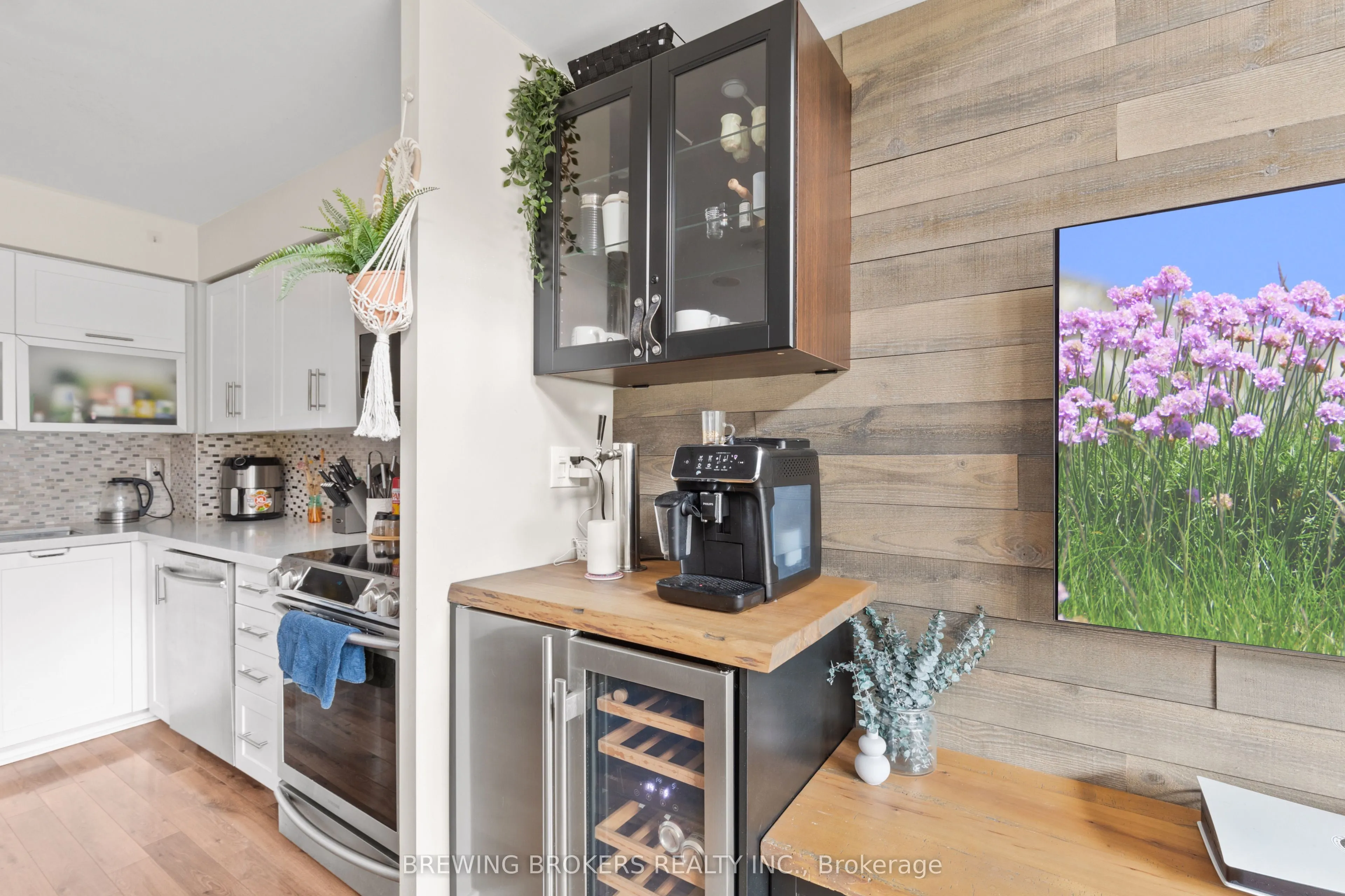 80 Western Battery Road, #210