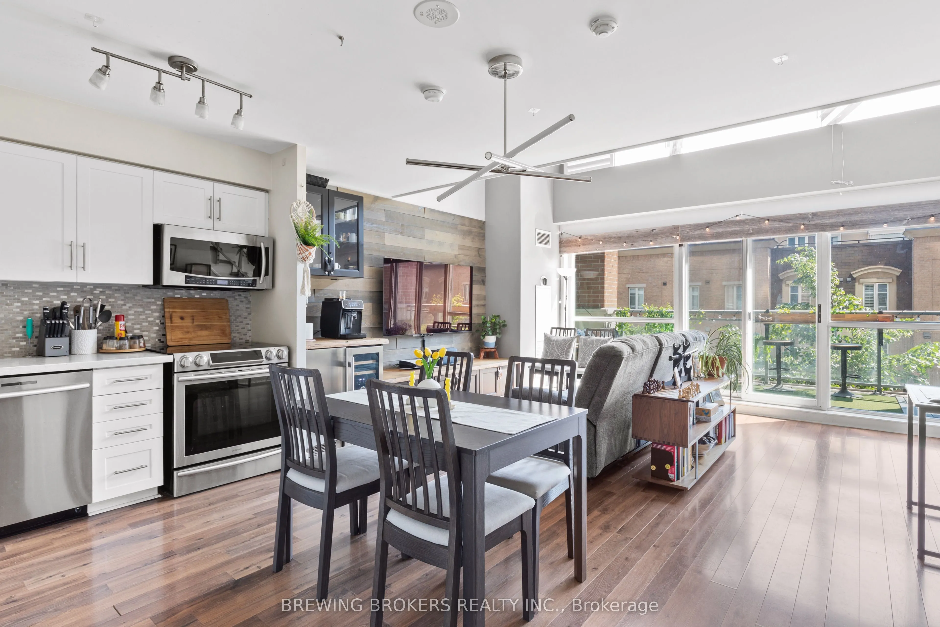 80 Western Battery Road, #210