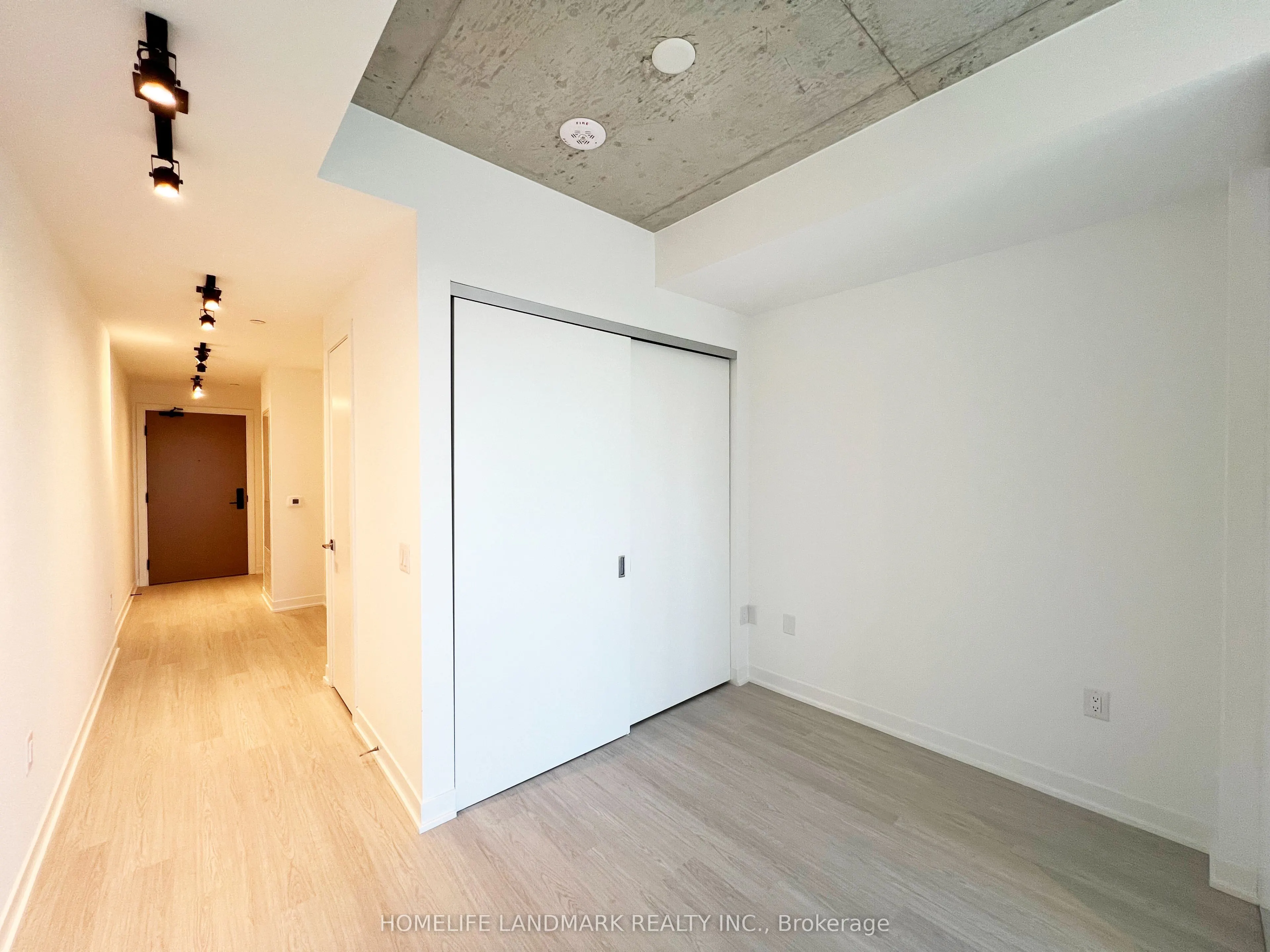 195 McCaul Street, #1314