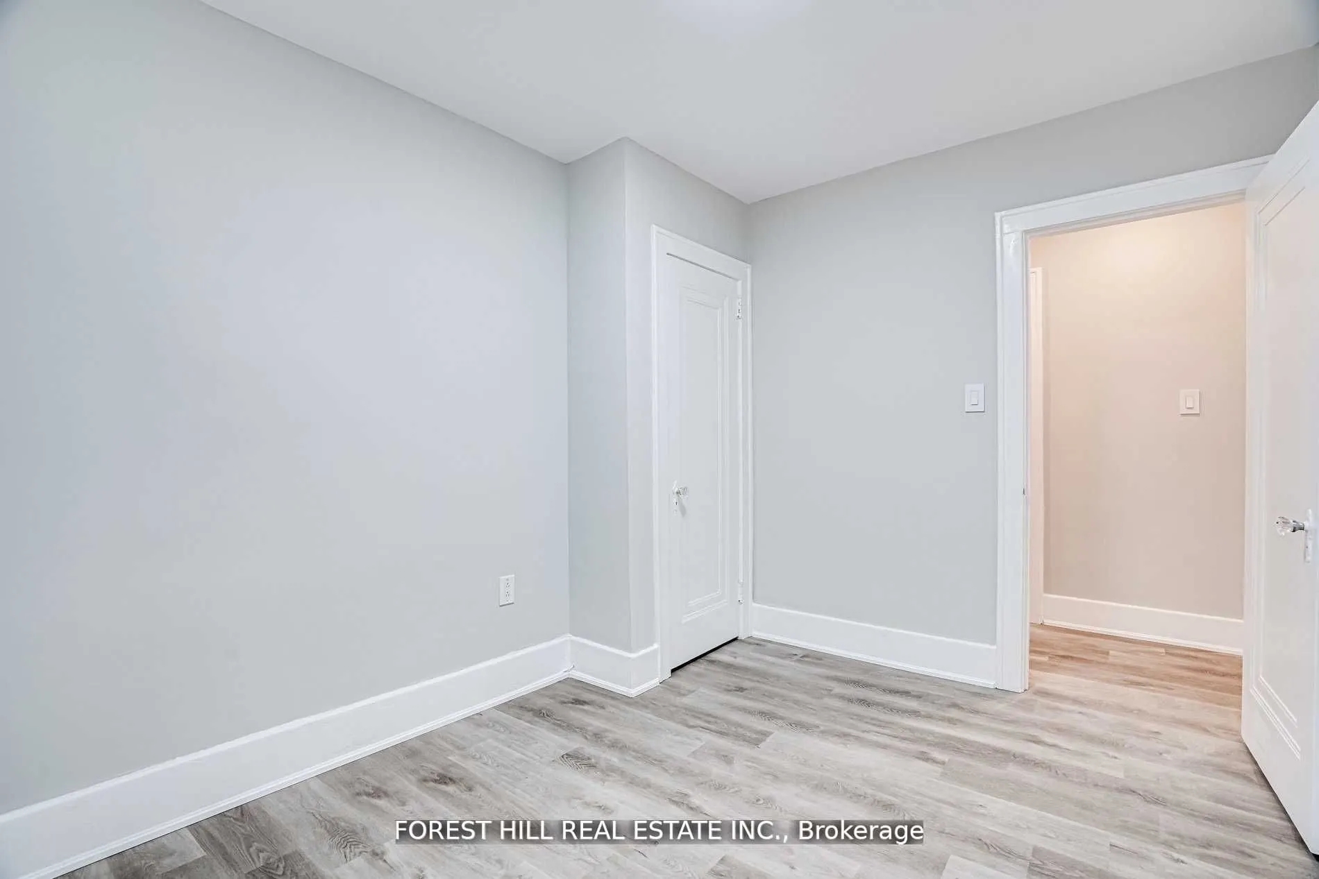 8 Poplar Plains Crescent, #Upper