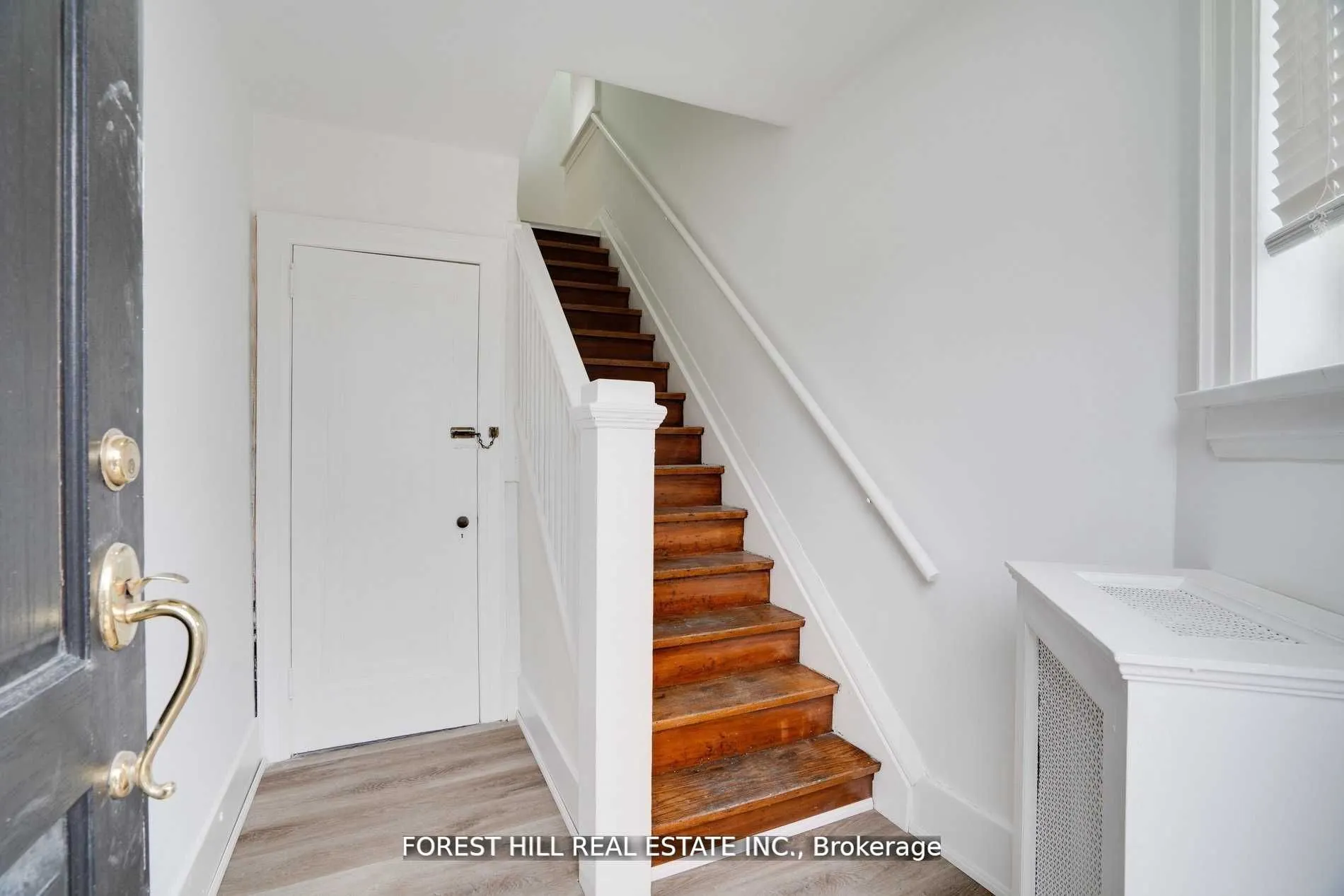 8 Poplar Plains Crescent, #Upper