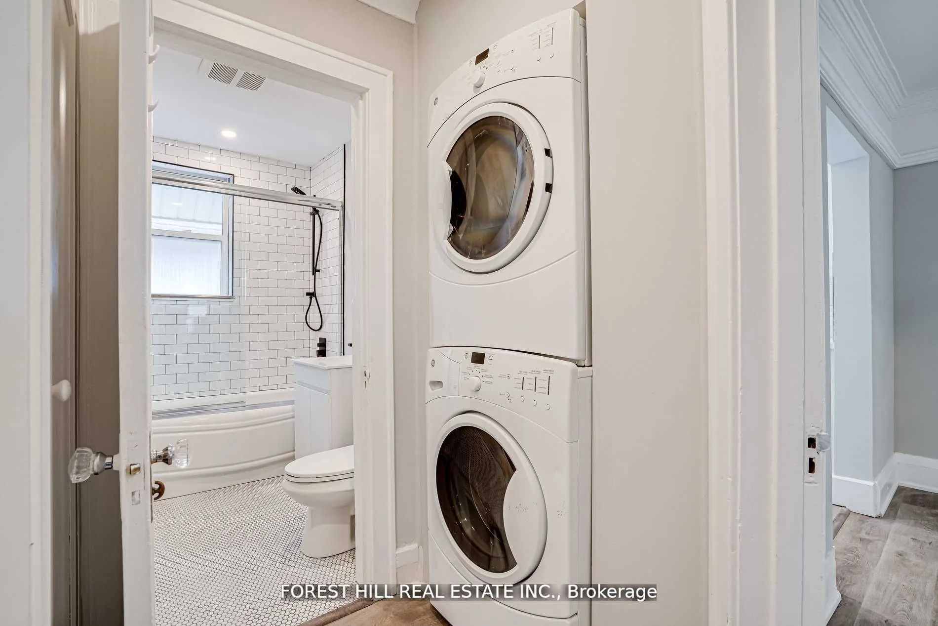 8 Poplar Plains Crescent, #Upper