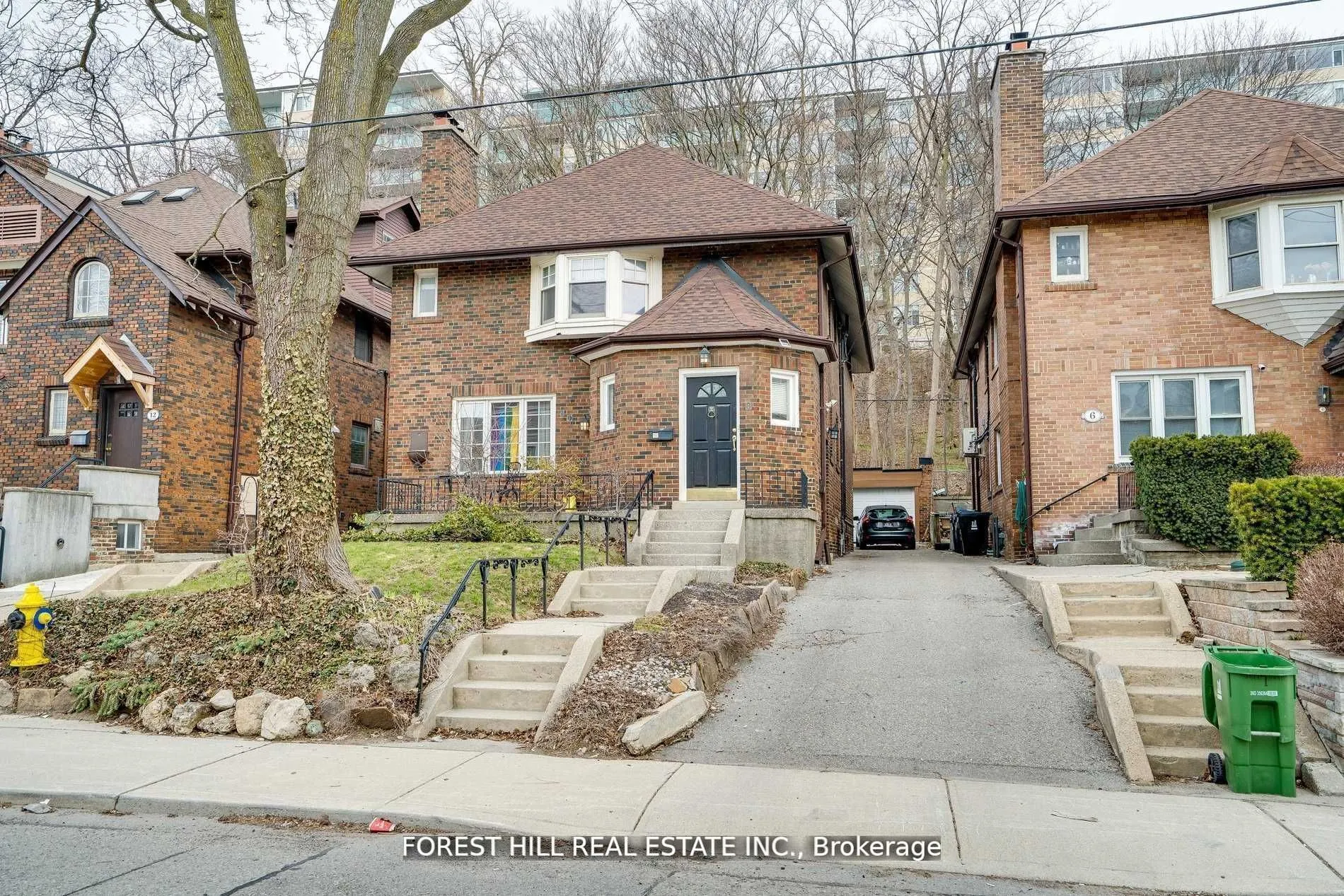 8 Poplar Plains Crescent, #Upper