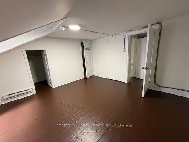 132 Dundas Street E, #Upper