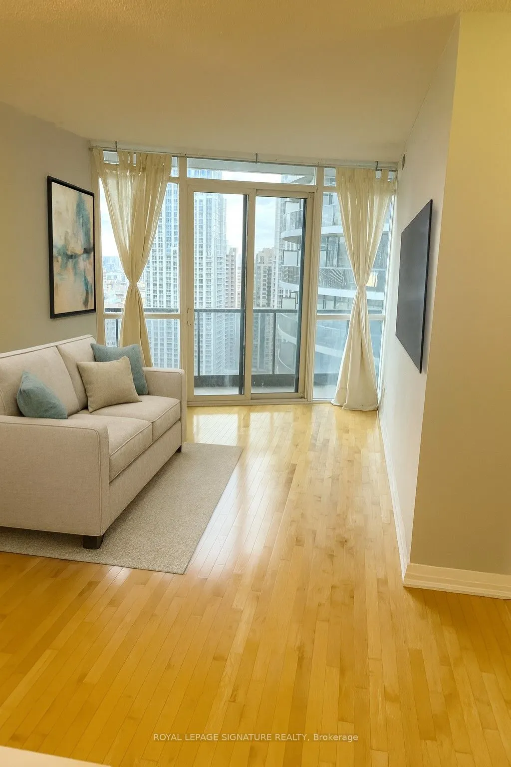 25 Carlton Street, #3005