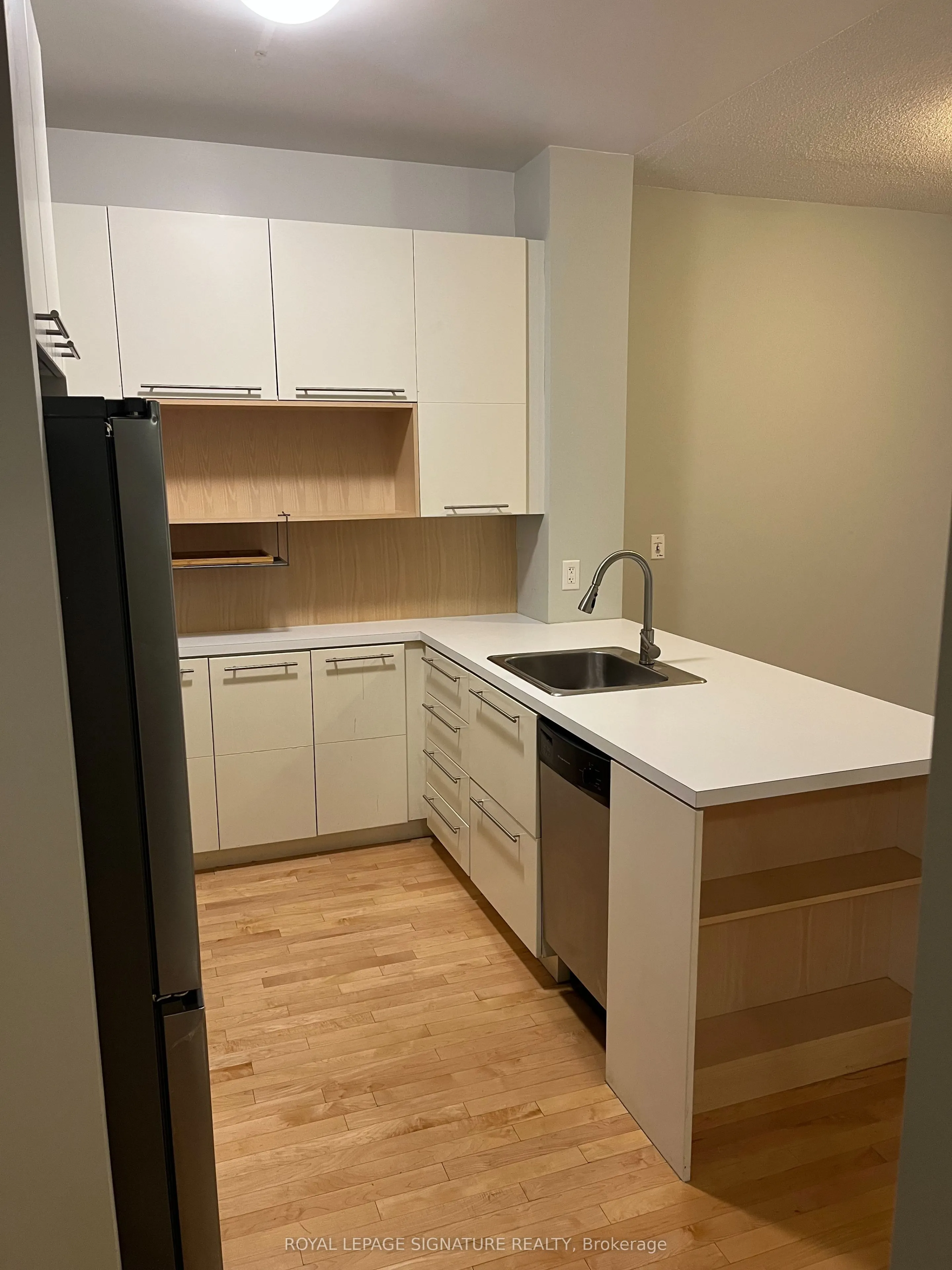 25 Carlton Street, #3005