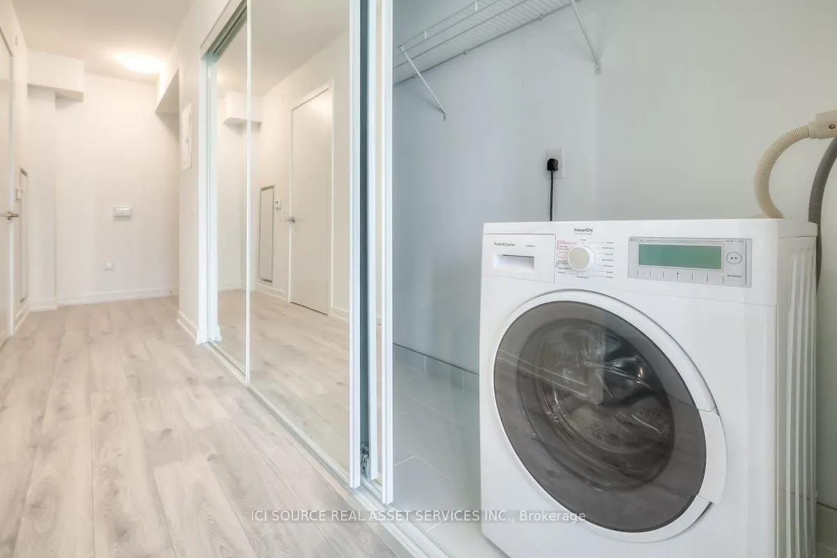 77 Shuter Street, #1201