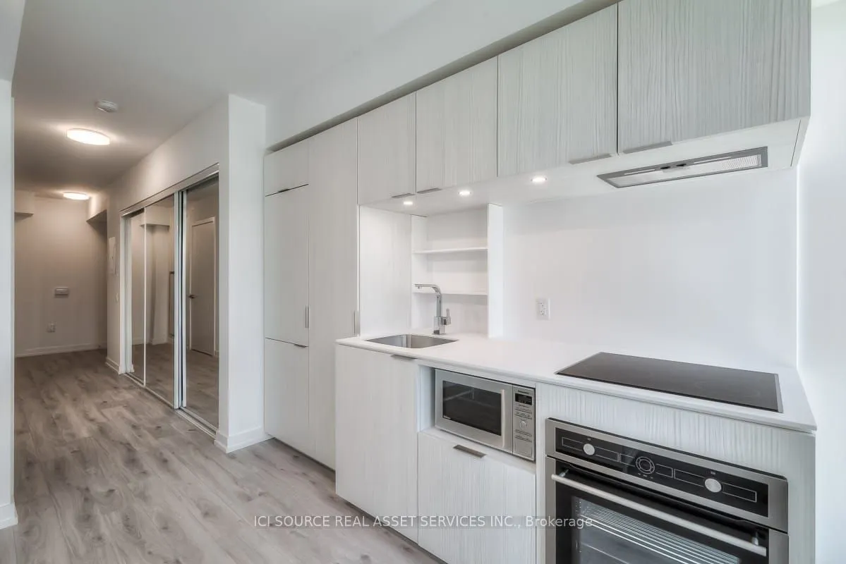 77 Shuter Street, #1201