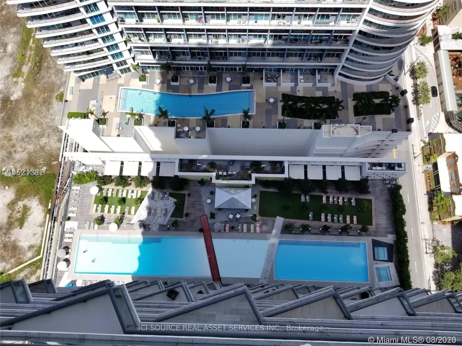 77 Shuter Street, #1201