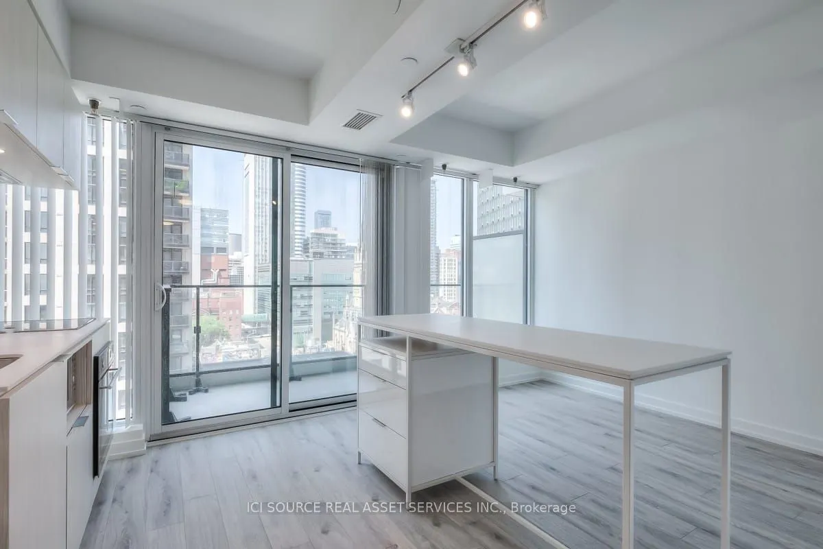 77 Shuter Street, #1201