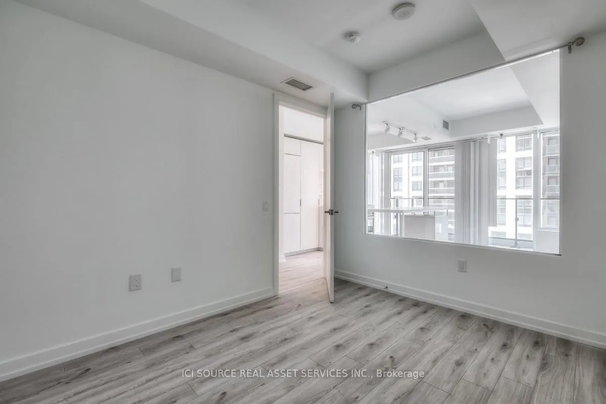 77 Shuter Street, #1201