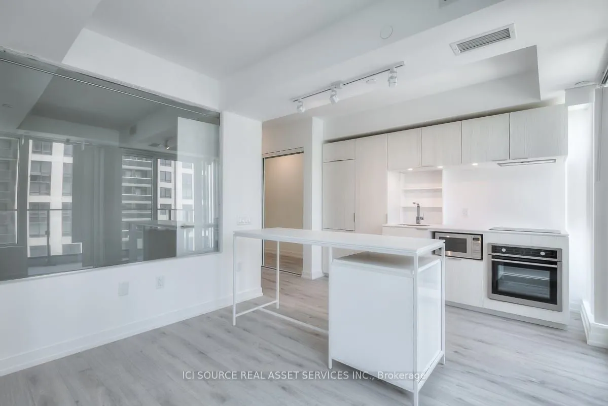 77 Shuter Street, #1201