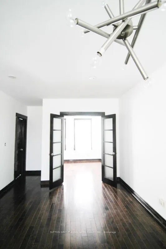76 Orchard View Boulevard, #2