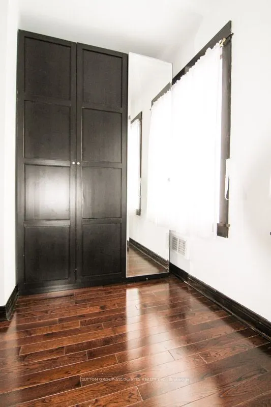 76 Orchard View Boulevard, #2