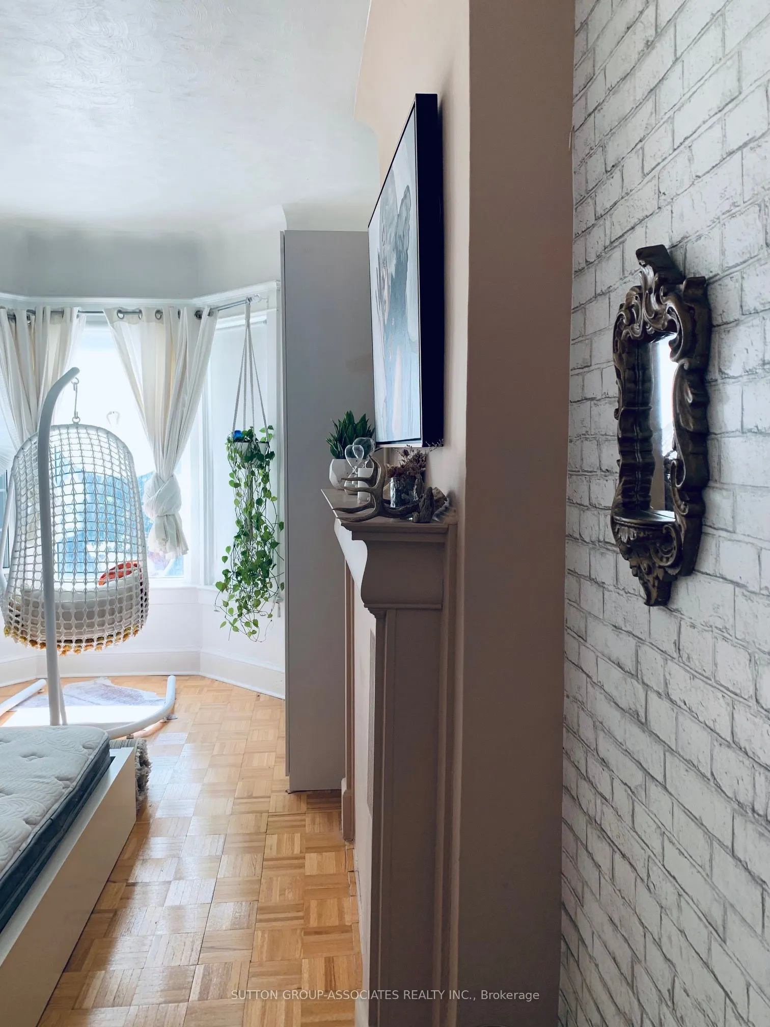 76 Orchard View Boulevard, #1