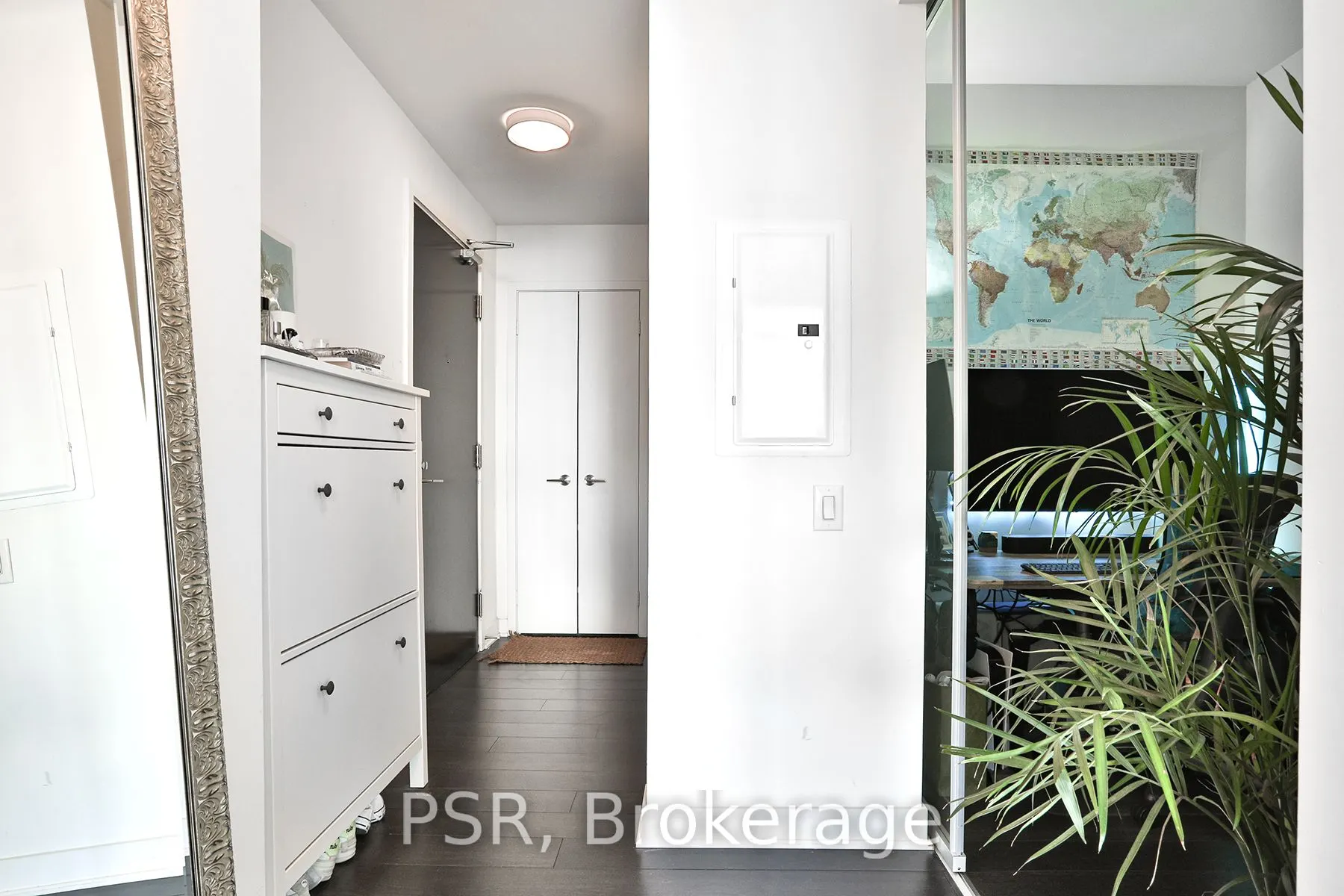 290 Adelaide Street W, #3811