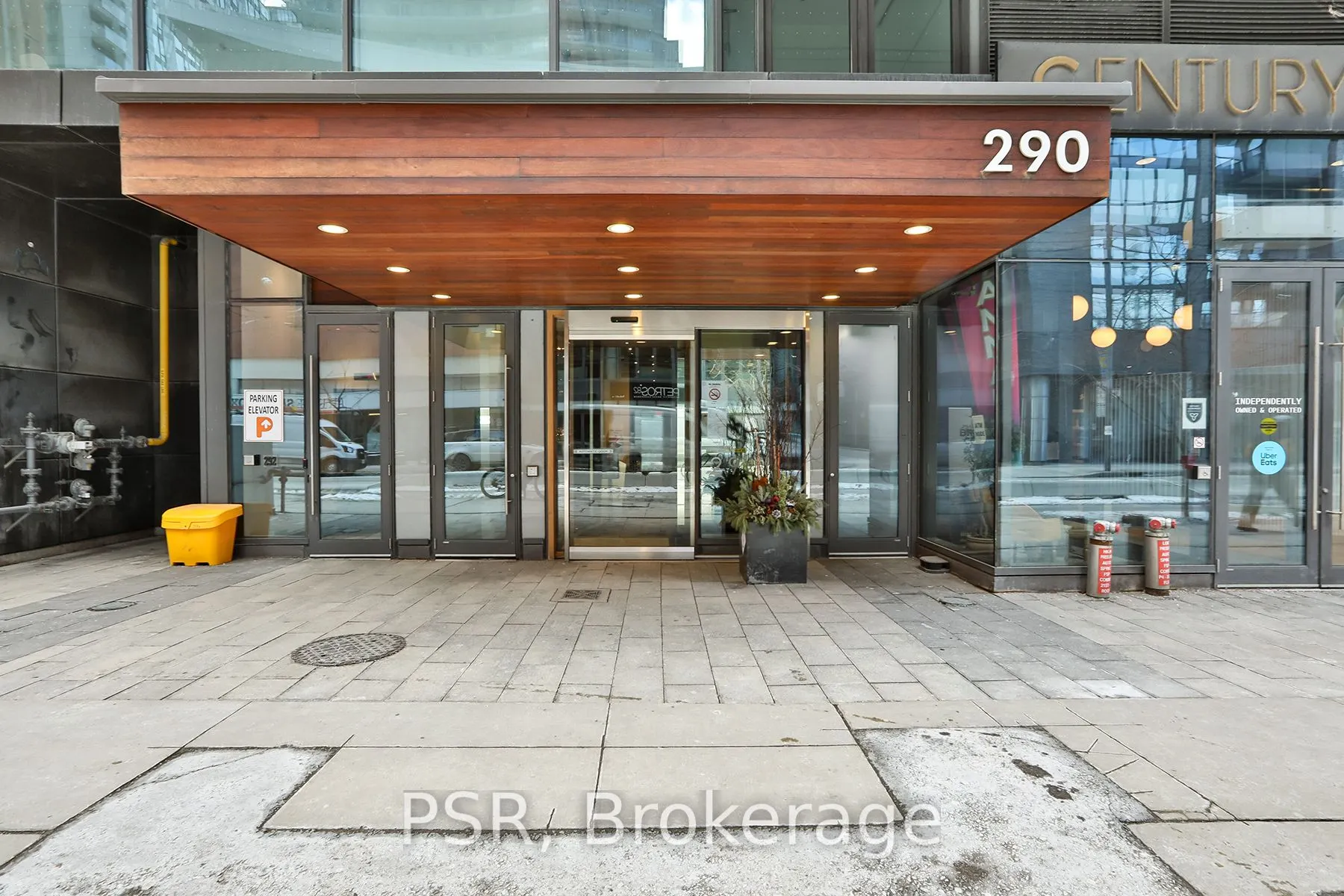 290 Adelaide Street W, #3811