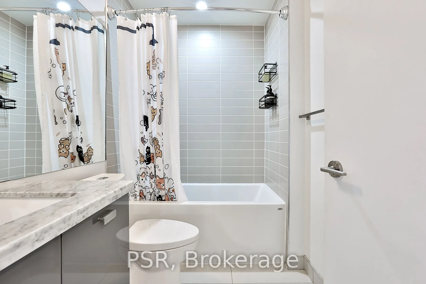 290 Adelaide Street W, #3811