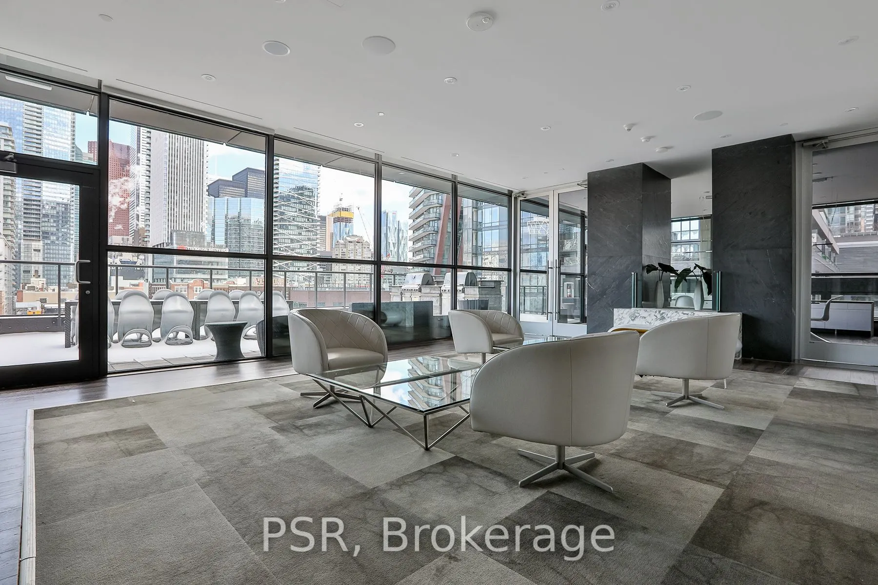 290 Adelaide Street W, #3811