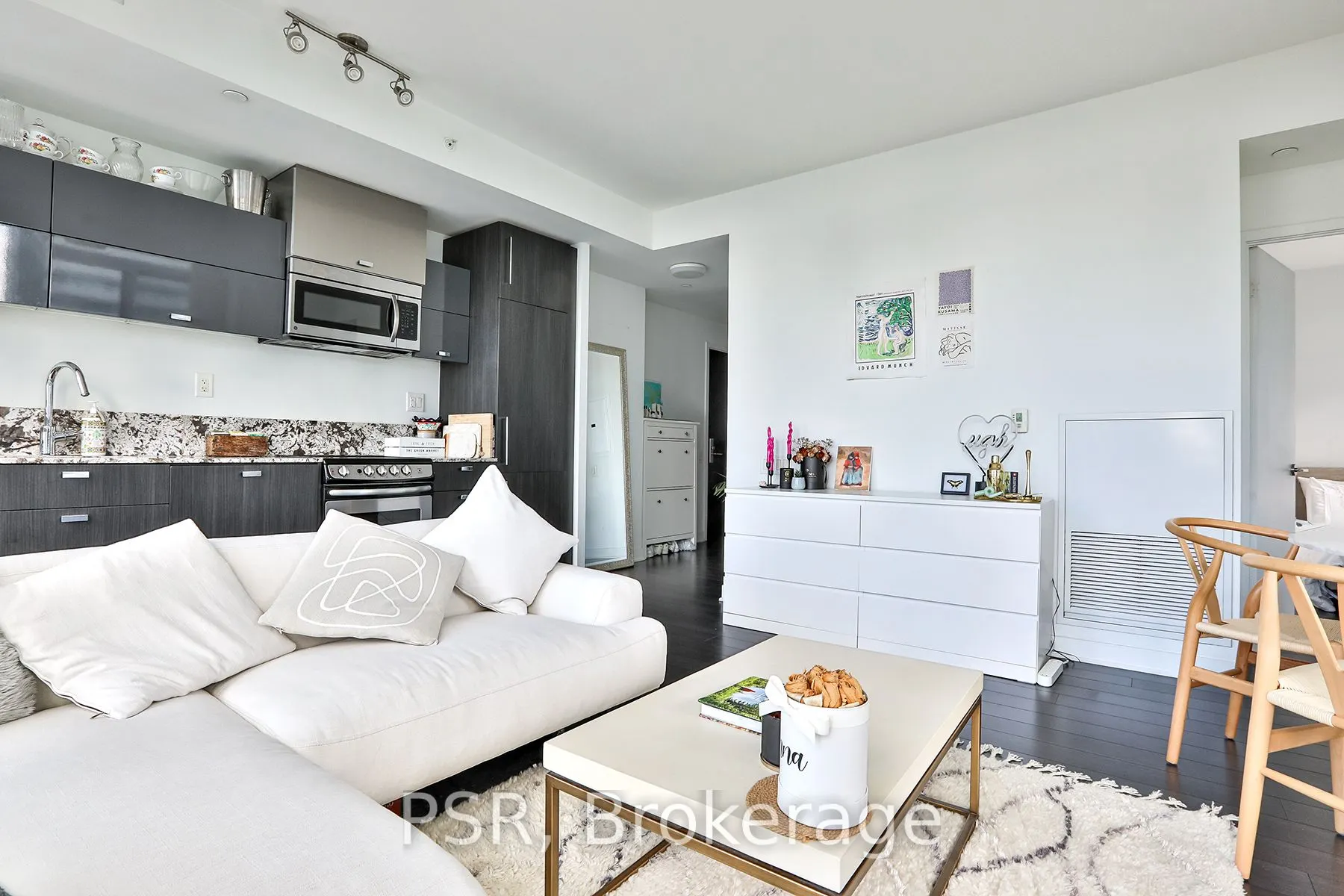 290 Adelaide Street W, #3811