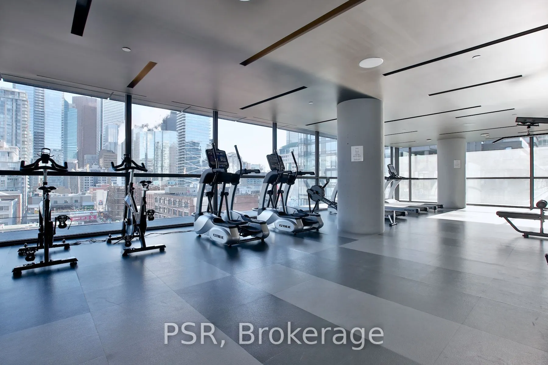 290 Adelaide Street W, #3811