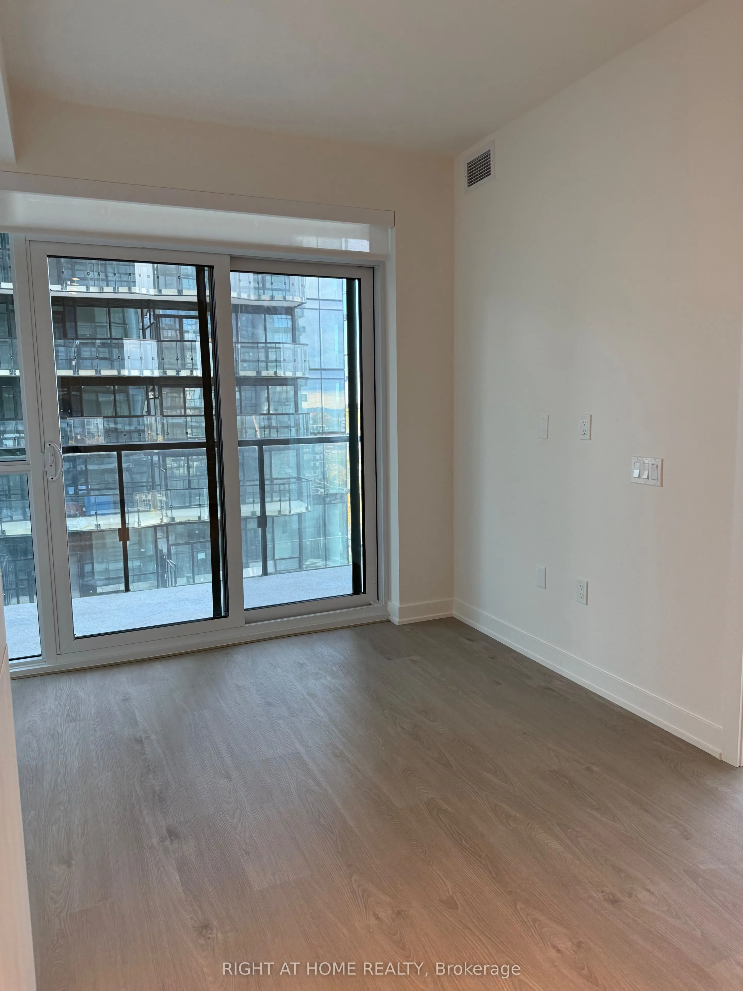 110 Broadway Avenue, #1109