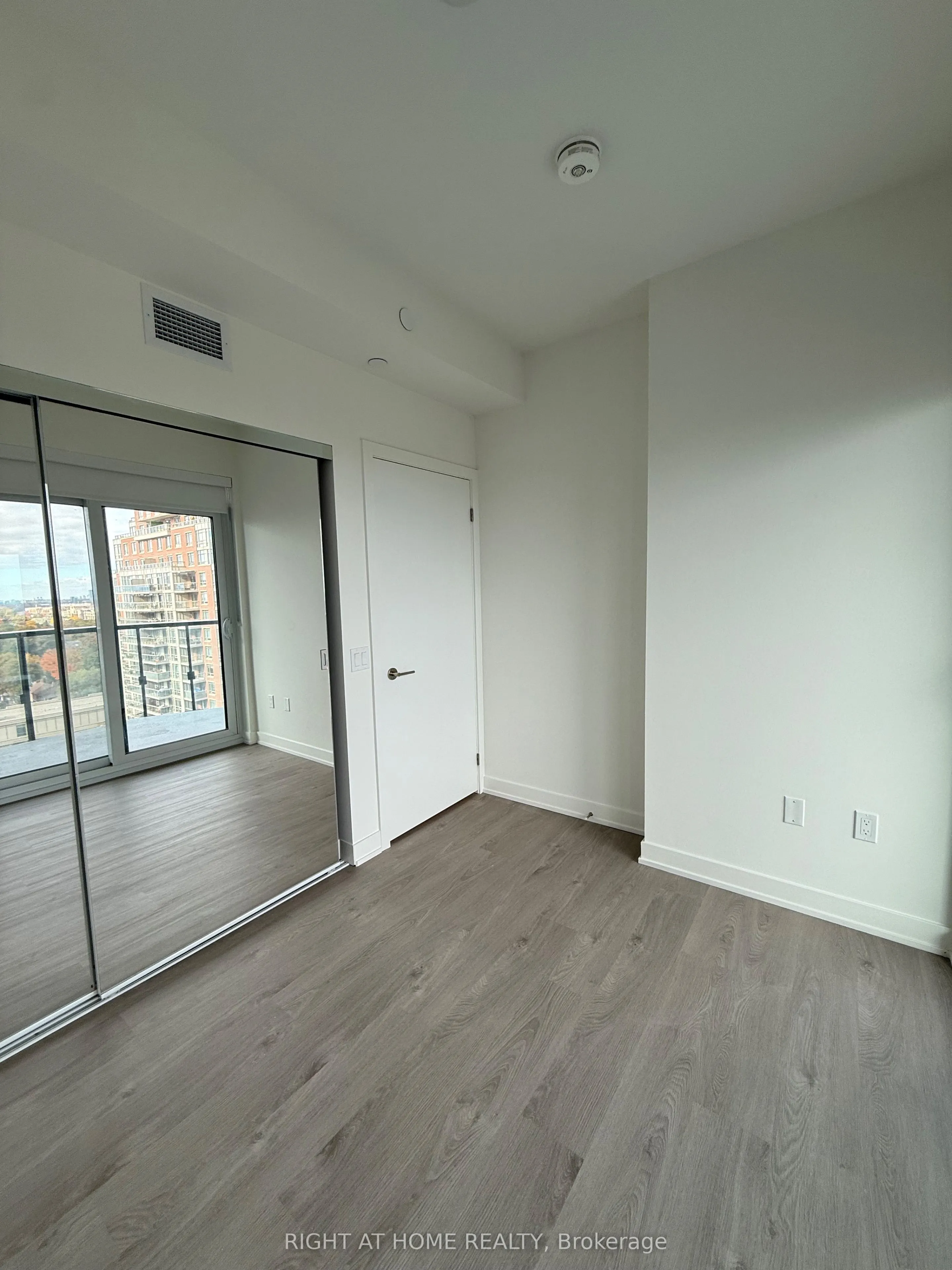 110 Broadway Avenue, #1109