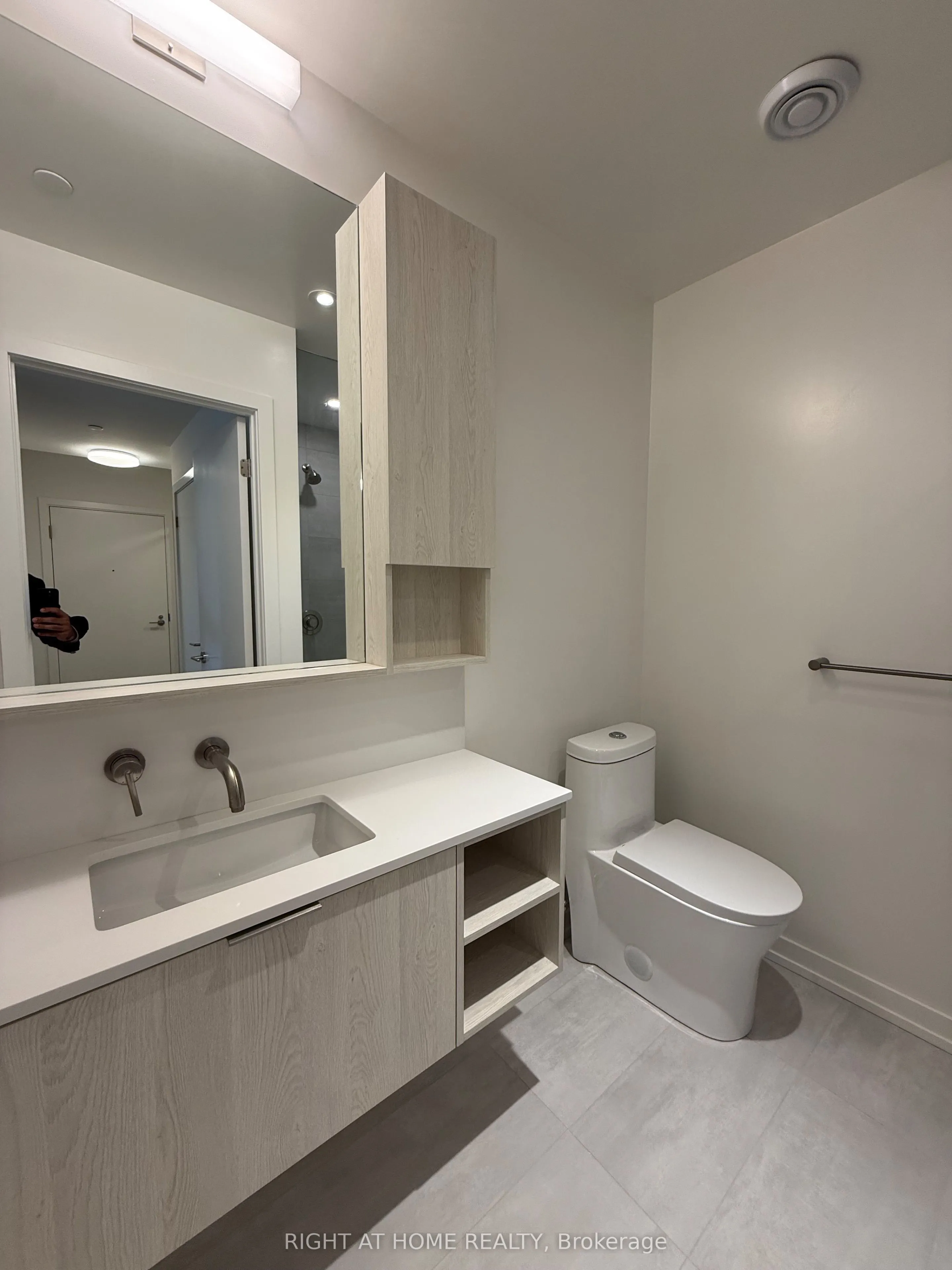 110 Broadway Avenue, #1109