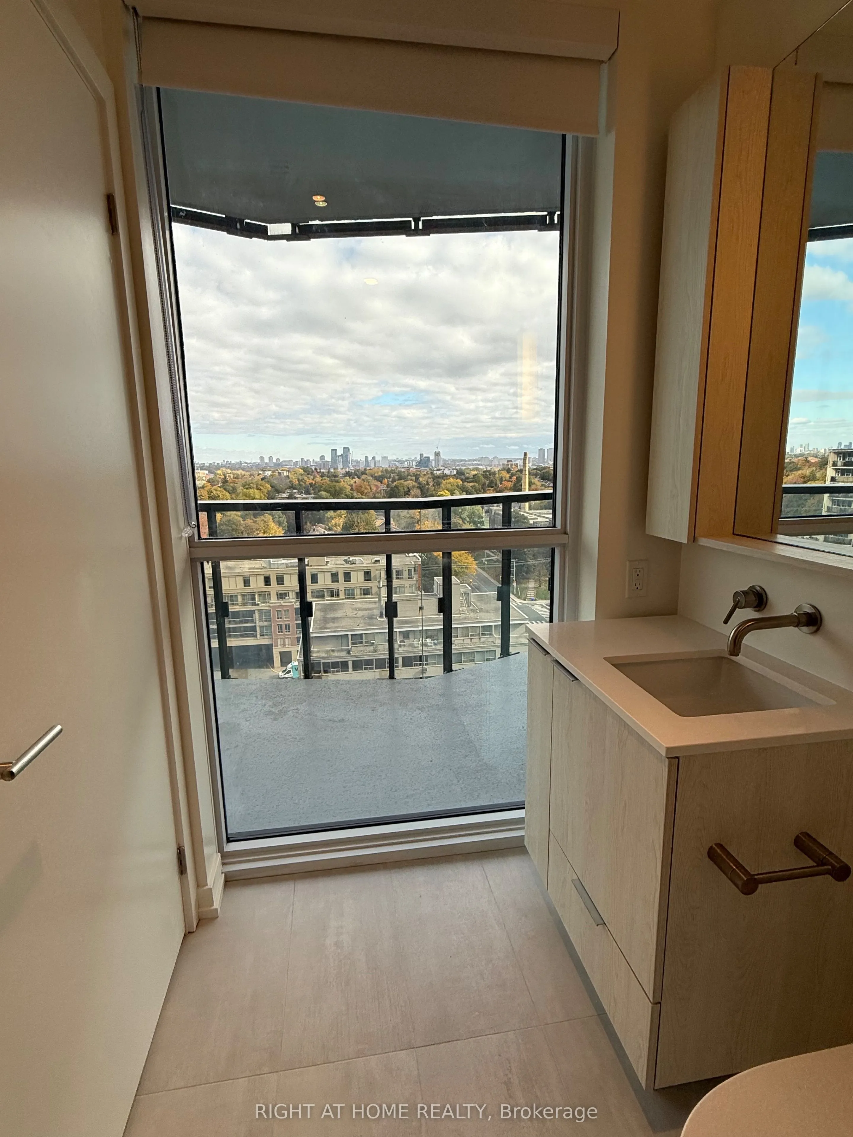 110 Broadway Avenue, #1109