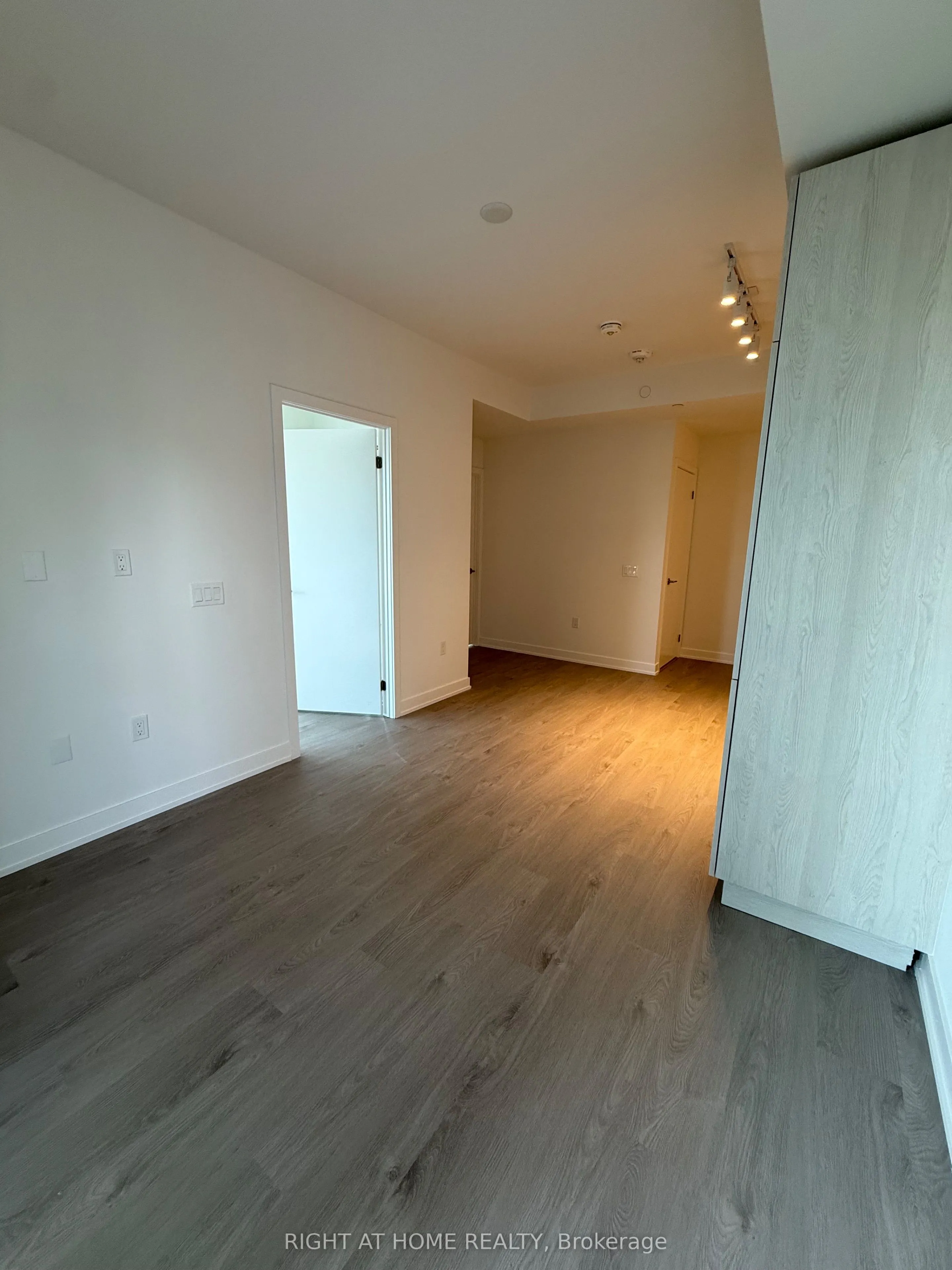 110 Broadway Avenue, #1109