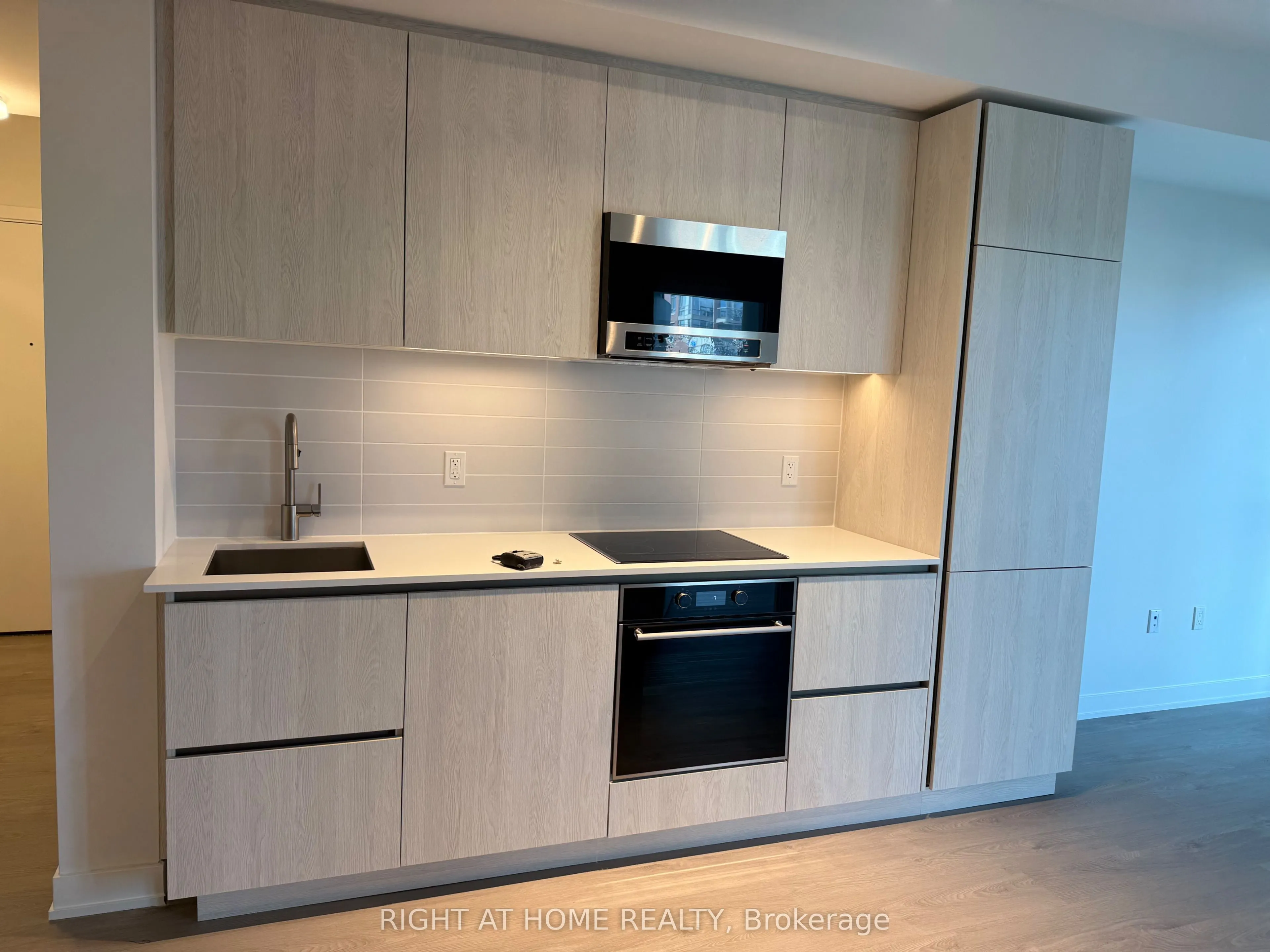 110 Broadway Avenue, #1109