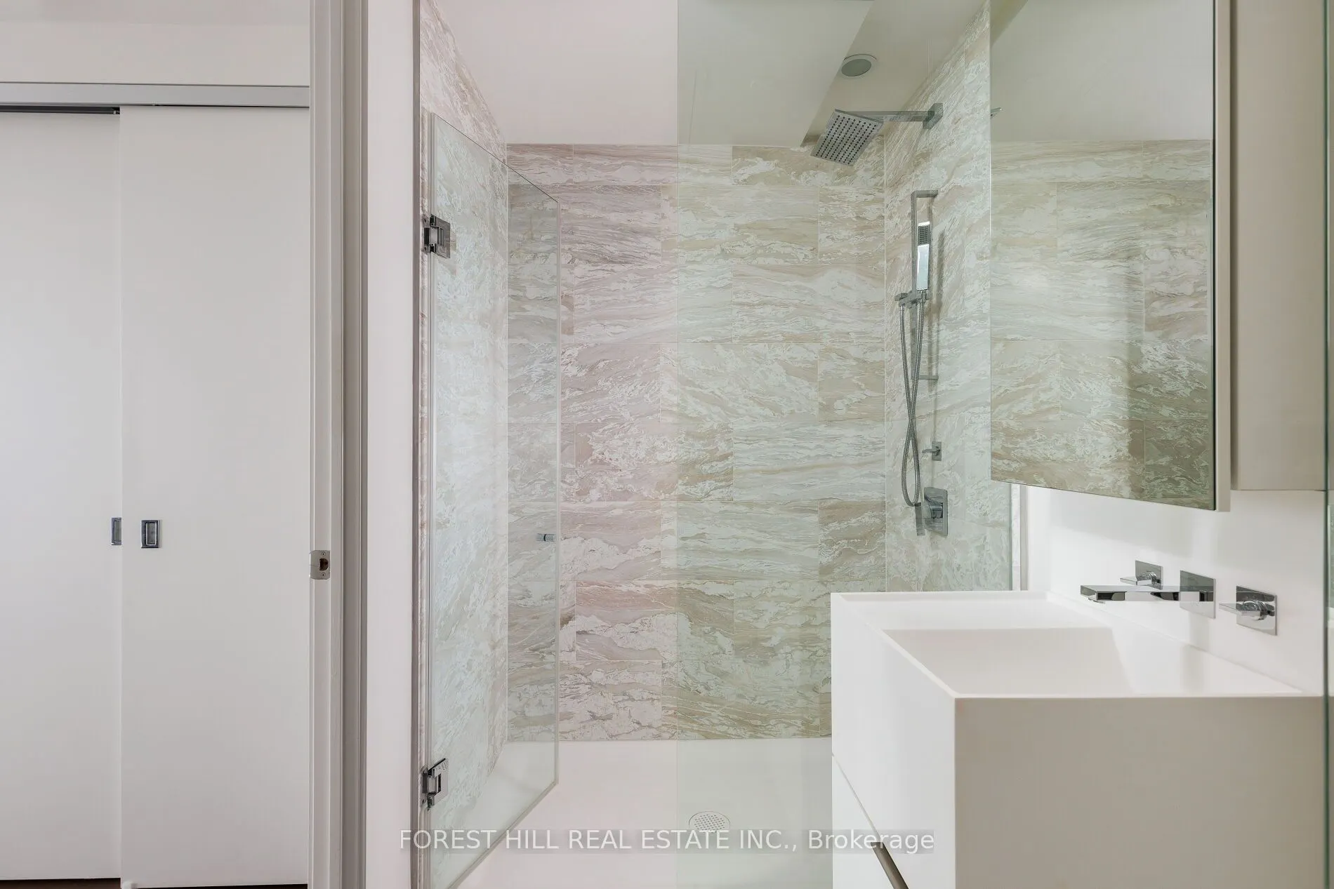 1 Bloor Street E, #6805