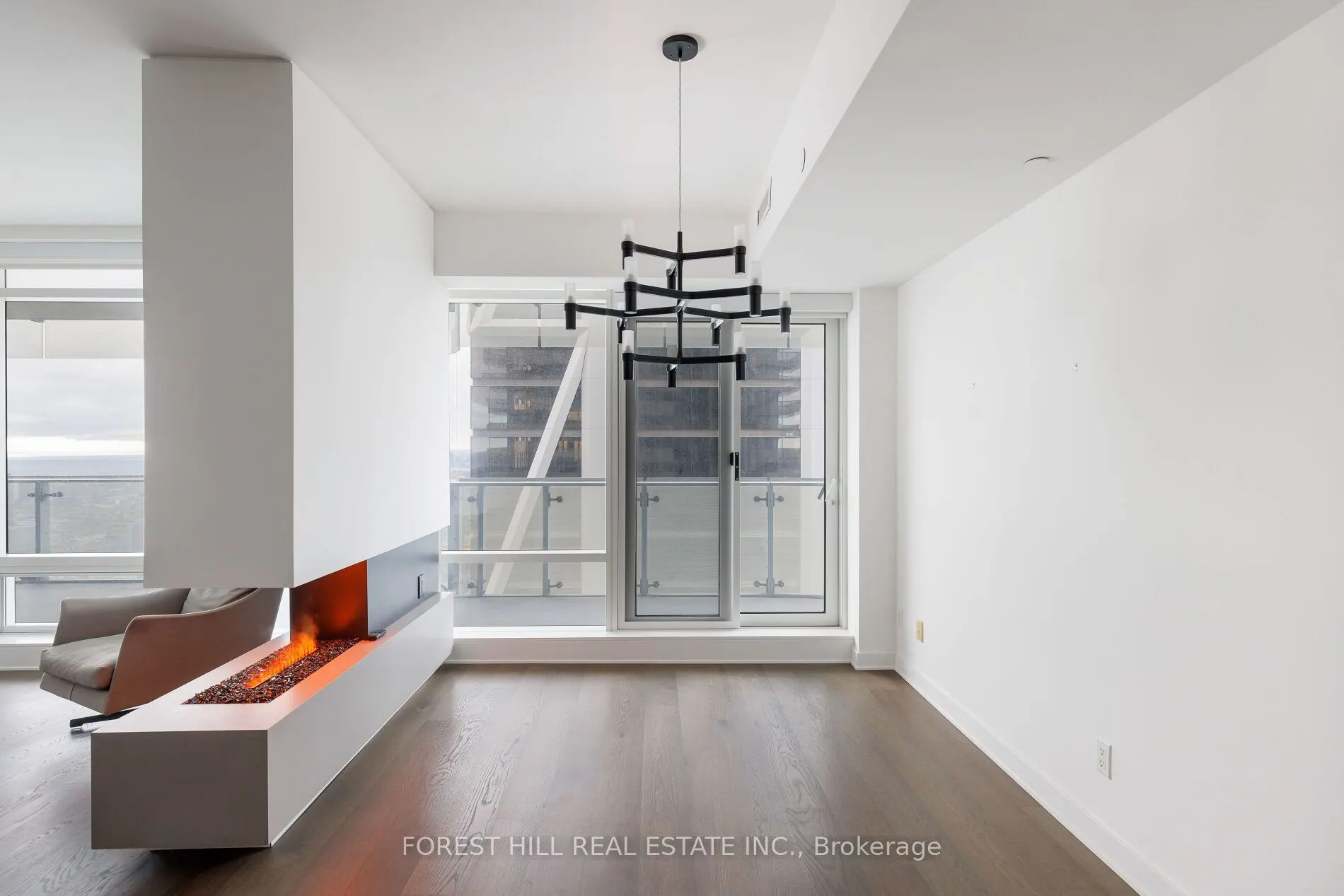 1 Bloor Street E, #6805