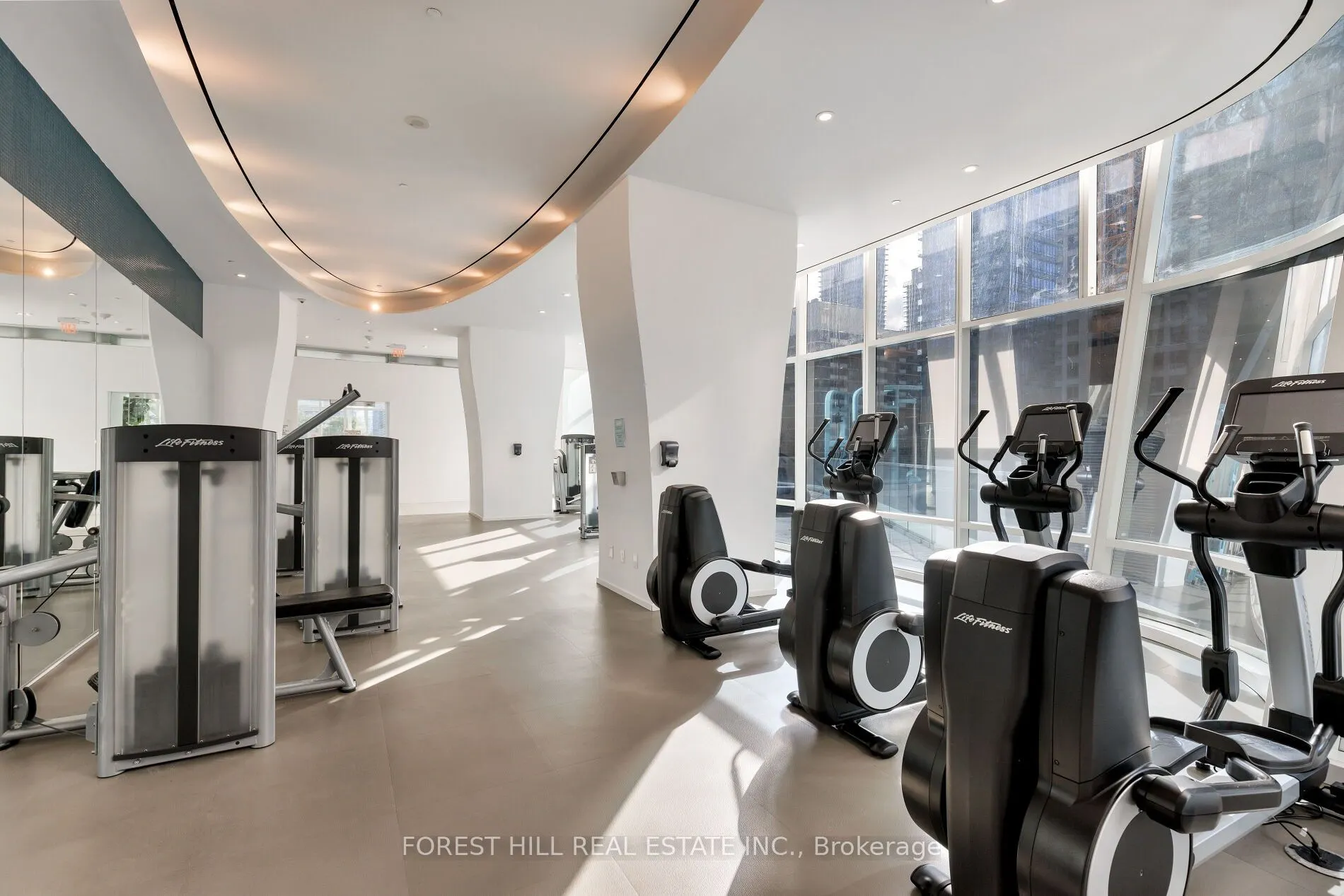 1 Bloor Street E, #6805