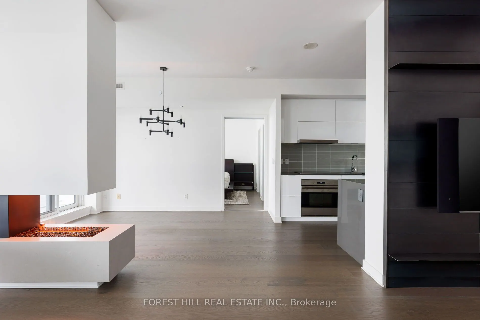 1 Bloor Street E, #6805