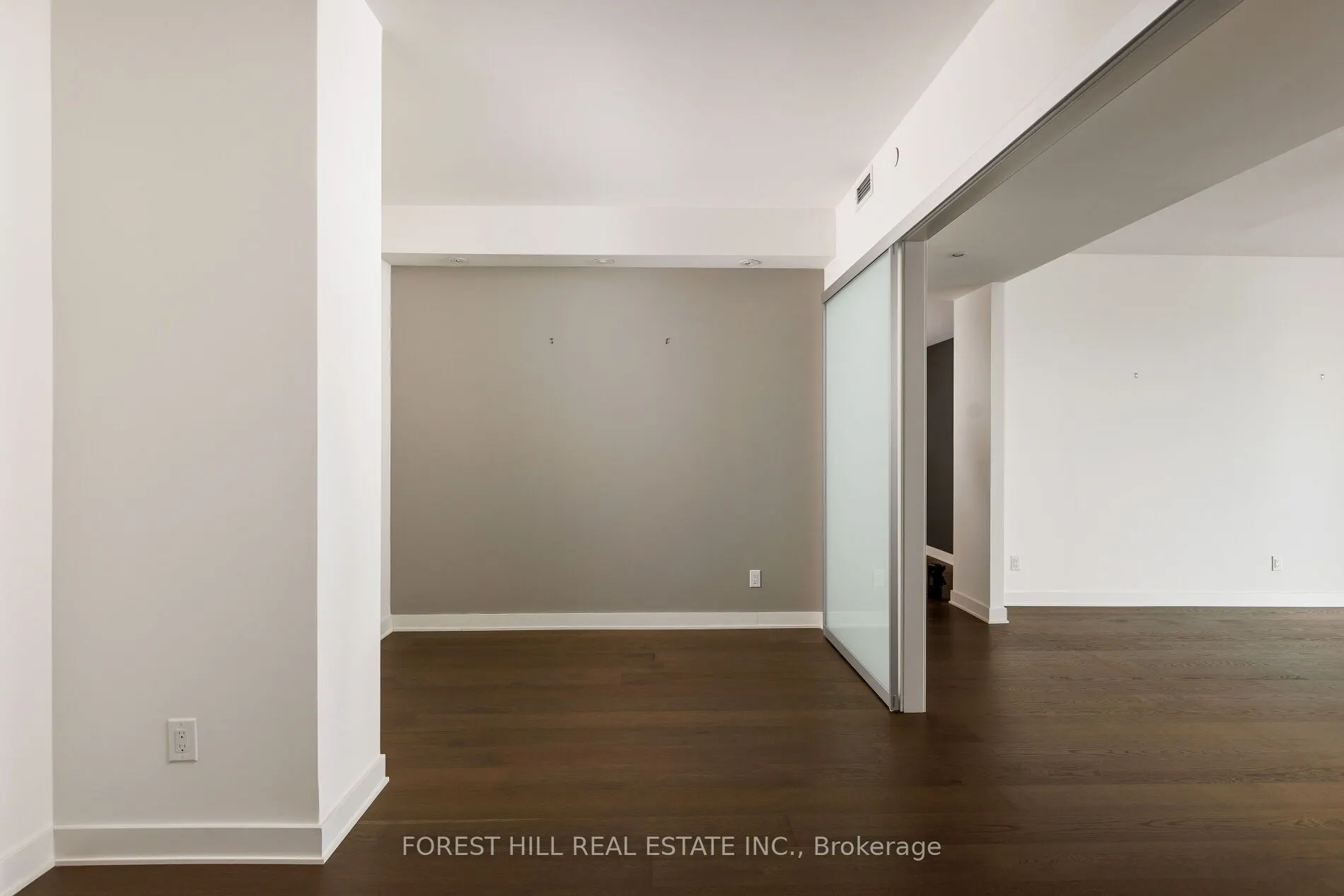 1 Bloor Street E, #6805