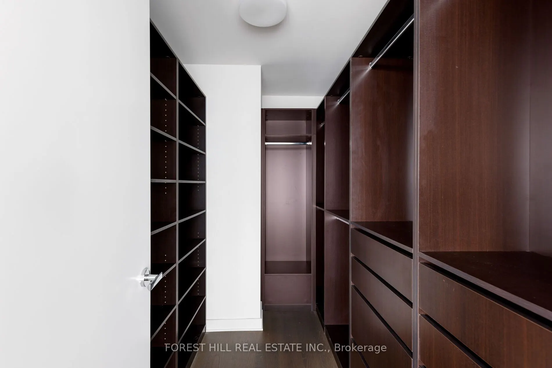 1 Bloor Street E, #6805