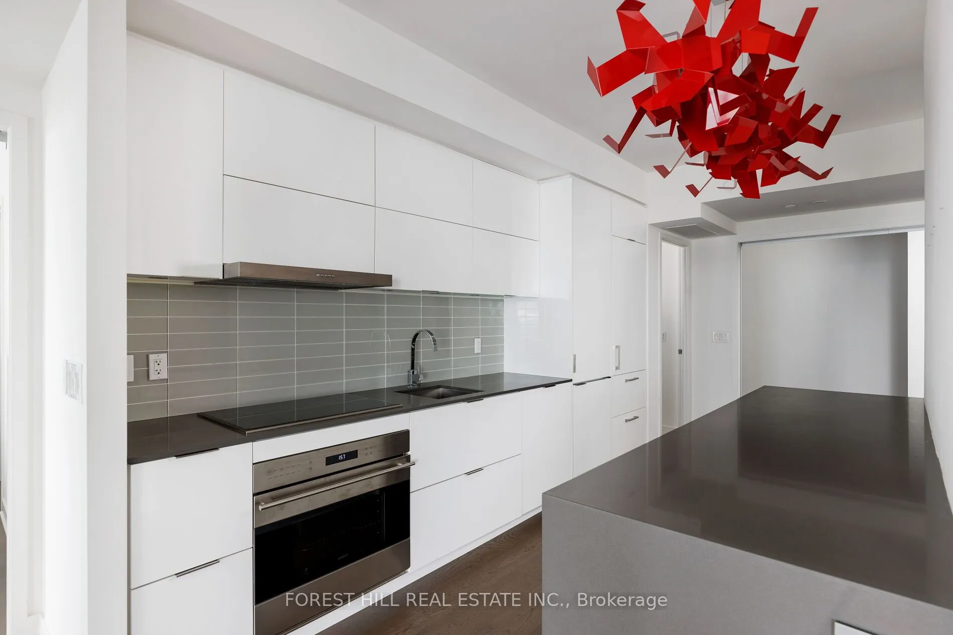 1 Bloor Street E, #6805