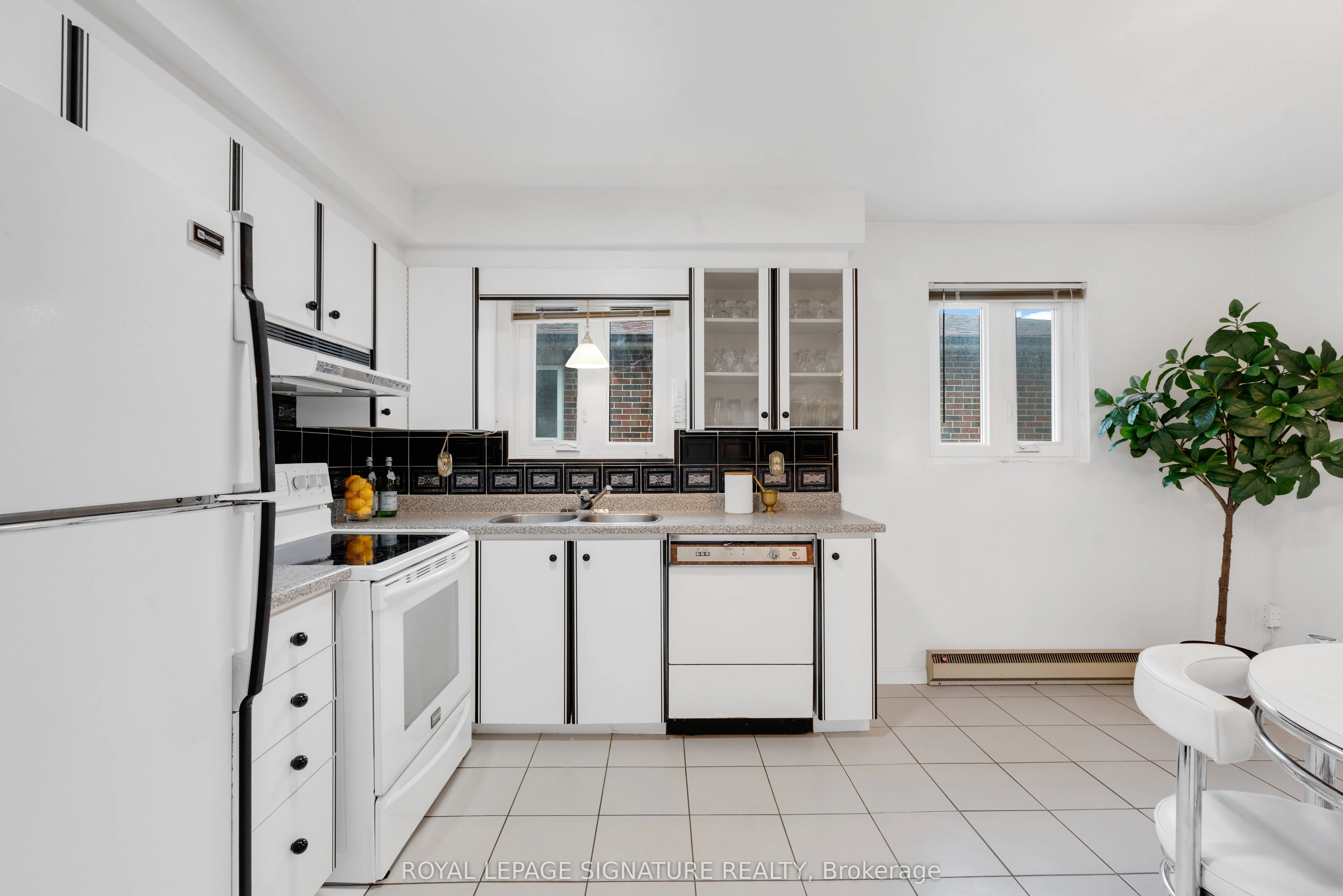 24 Chipwood Crescent