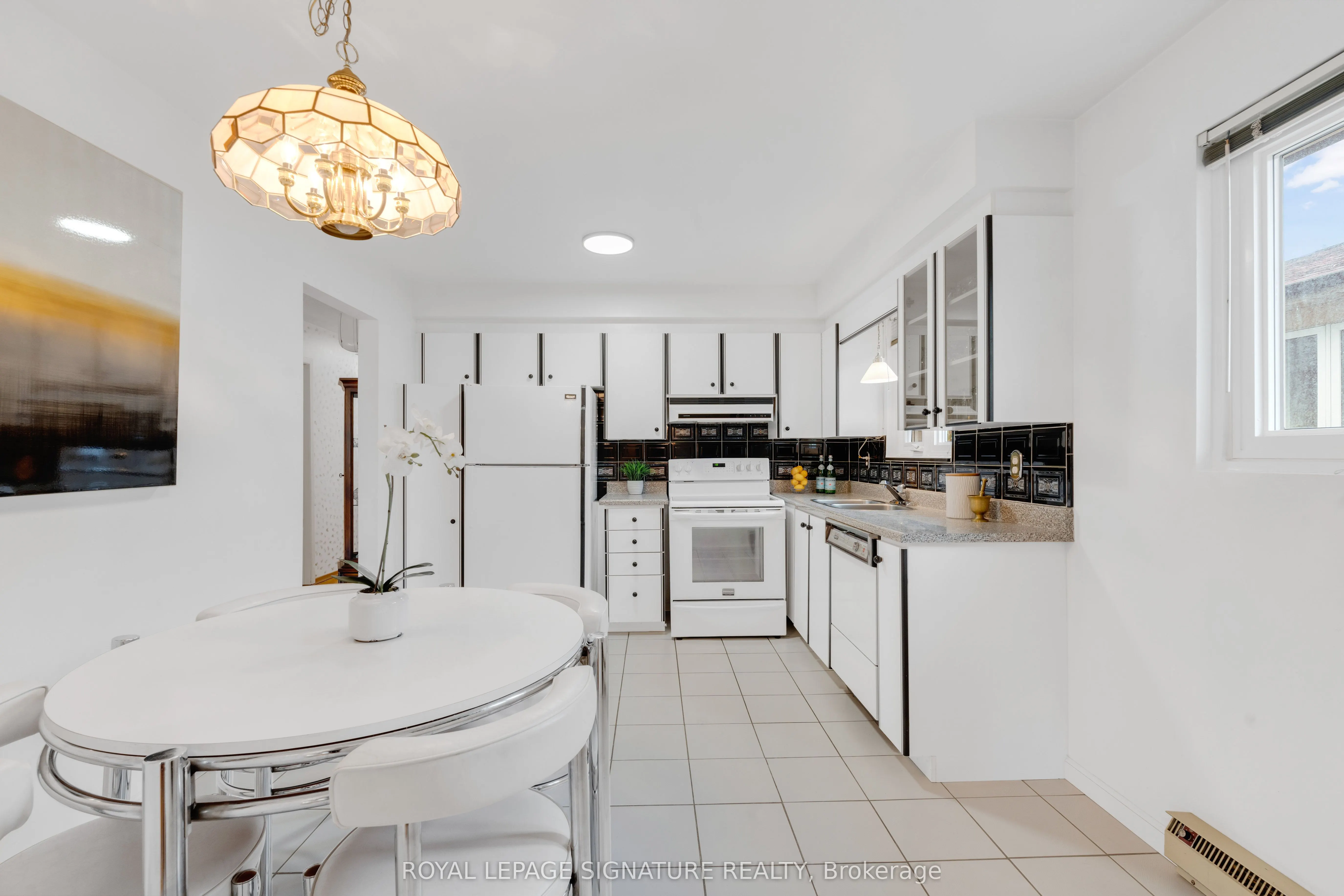 24 Chipwood Crescent